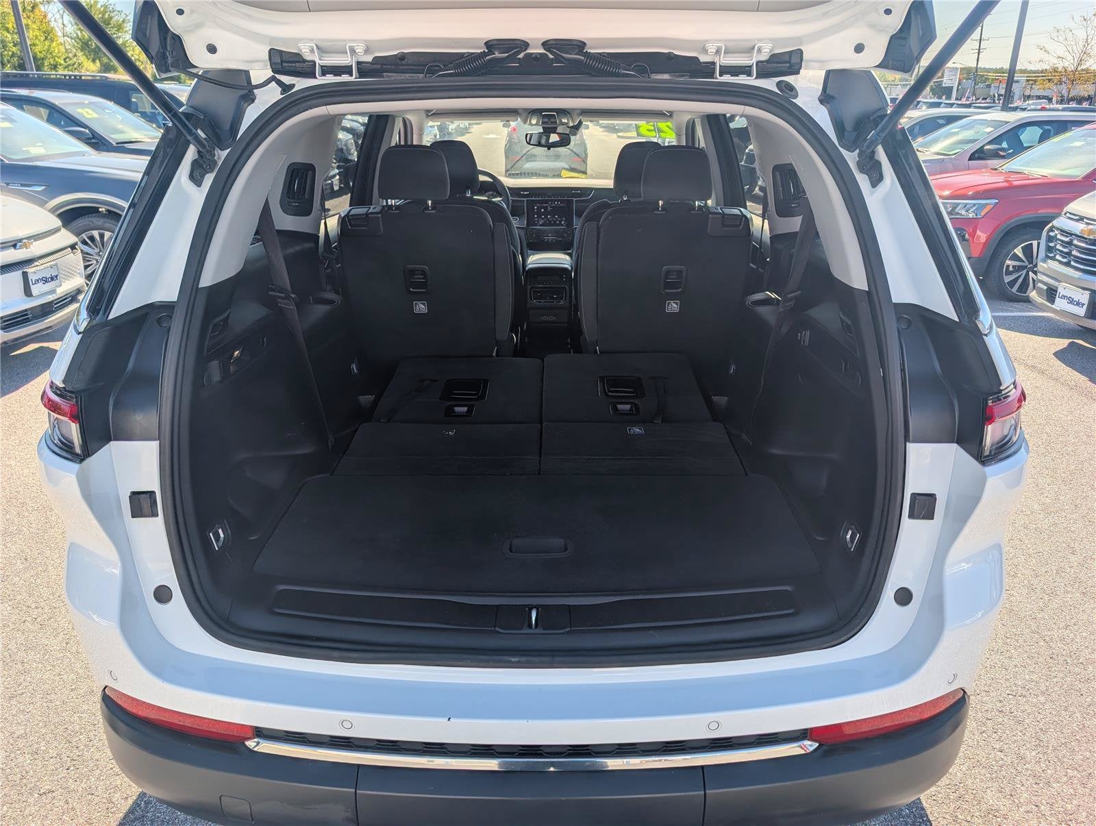2023 Jeep Grand Cherokee L Laredo