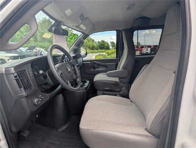 2025 Chevrolet Express Passenger 1LT