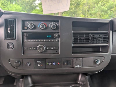 2025 Chevrolet Express Passenger 1LT