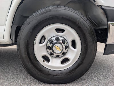 2025 Chevrolet Express Passenger 1LT