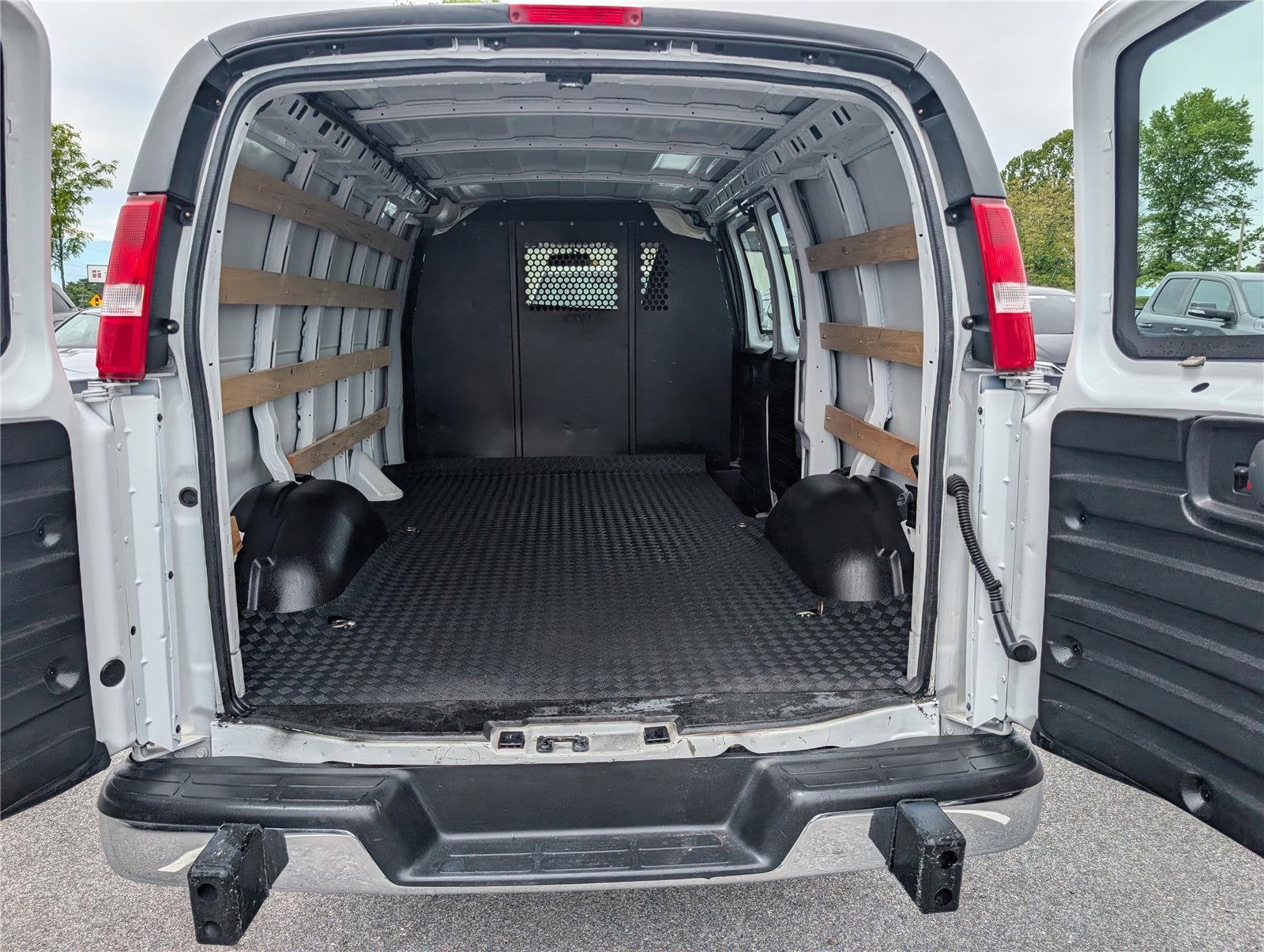 2024 Chevrolet Express Cargo 2500 WT