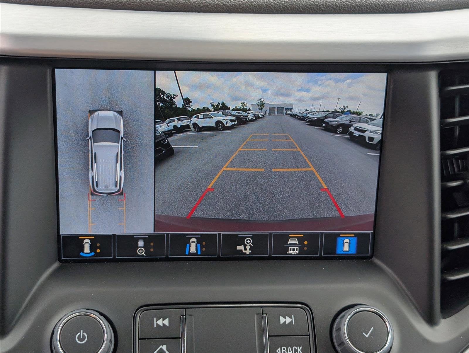 2023 GMC Acadia SLT