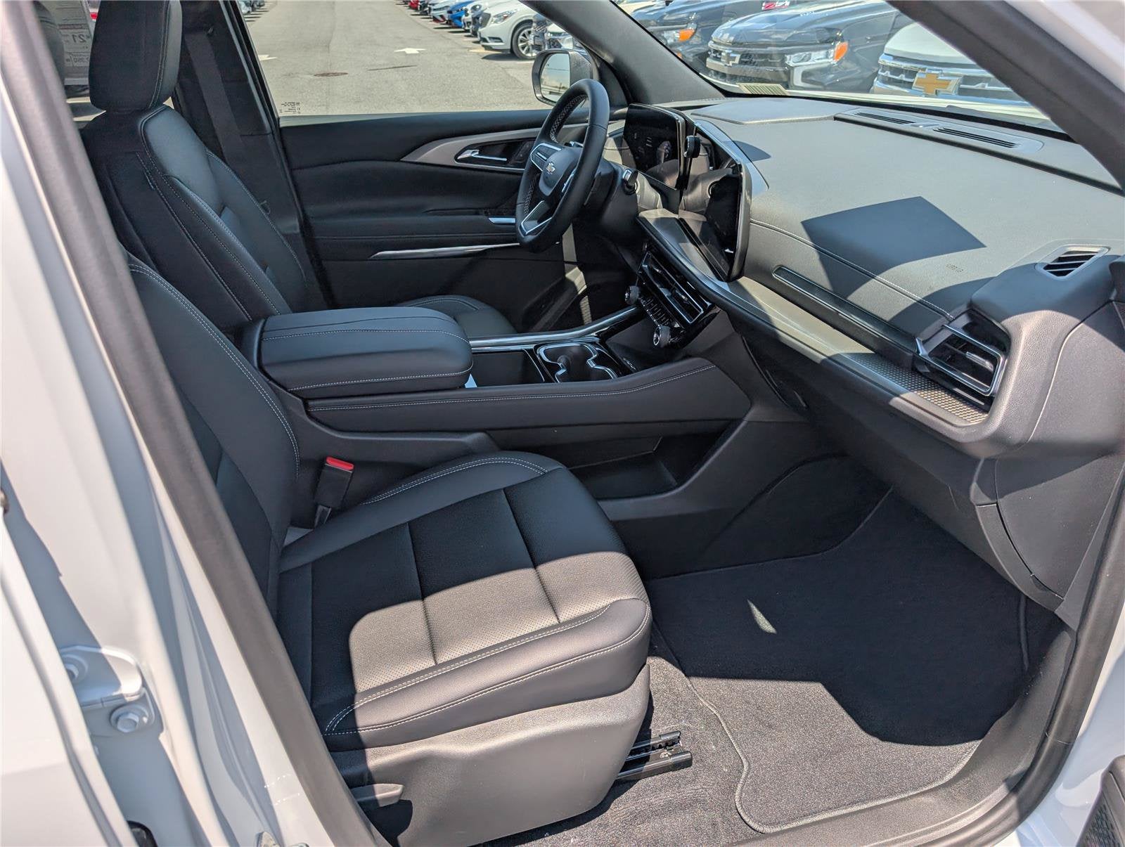 2026 Chevrolet Traverse LT - Photo 6