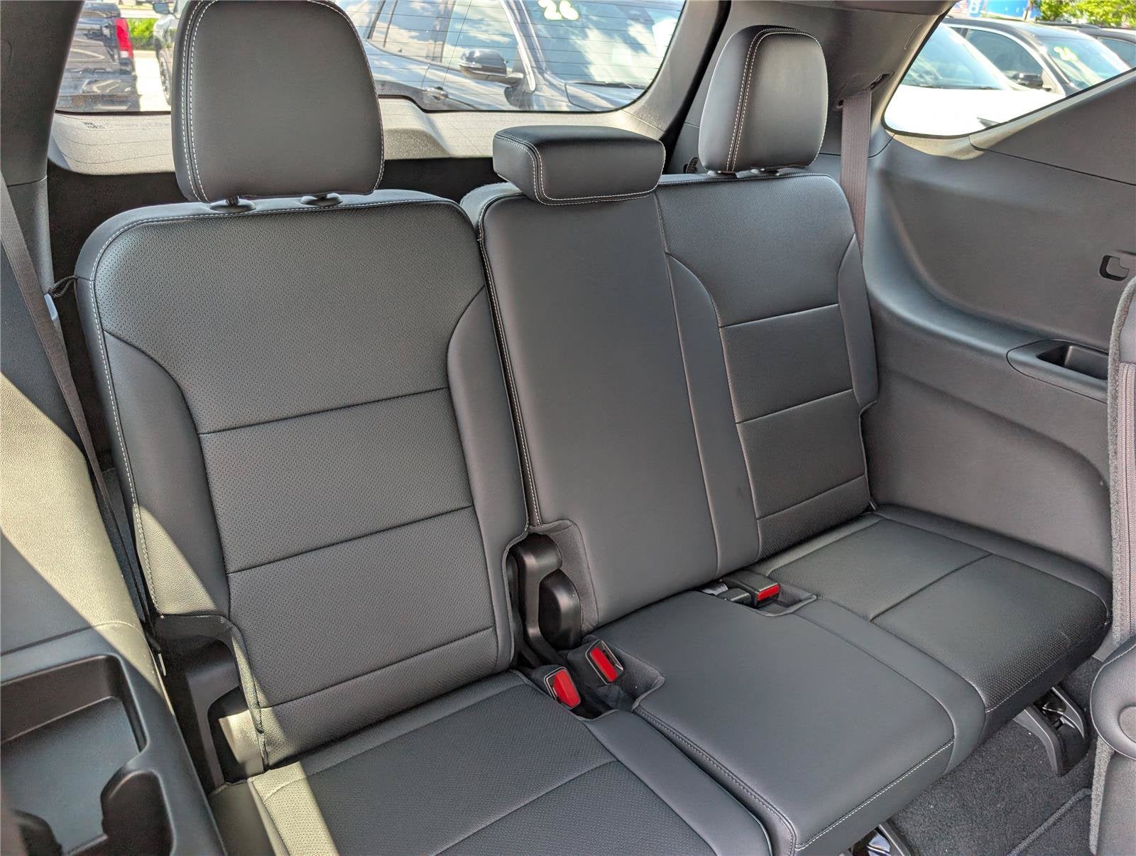 2026 Chevrolet Traverse LT - Photo 8