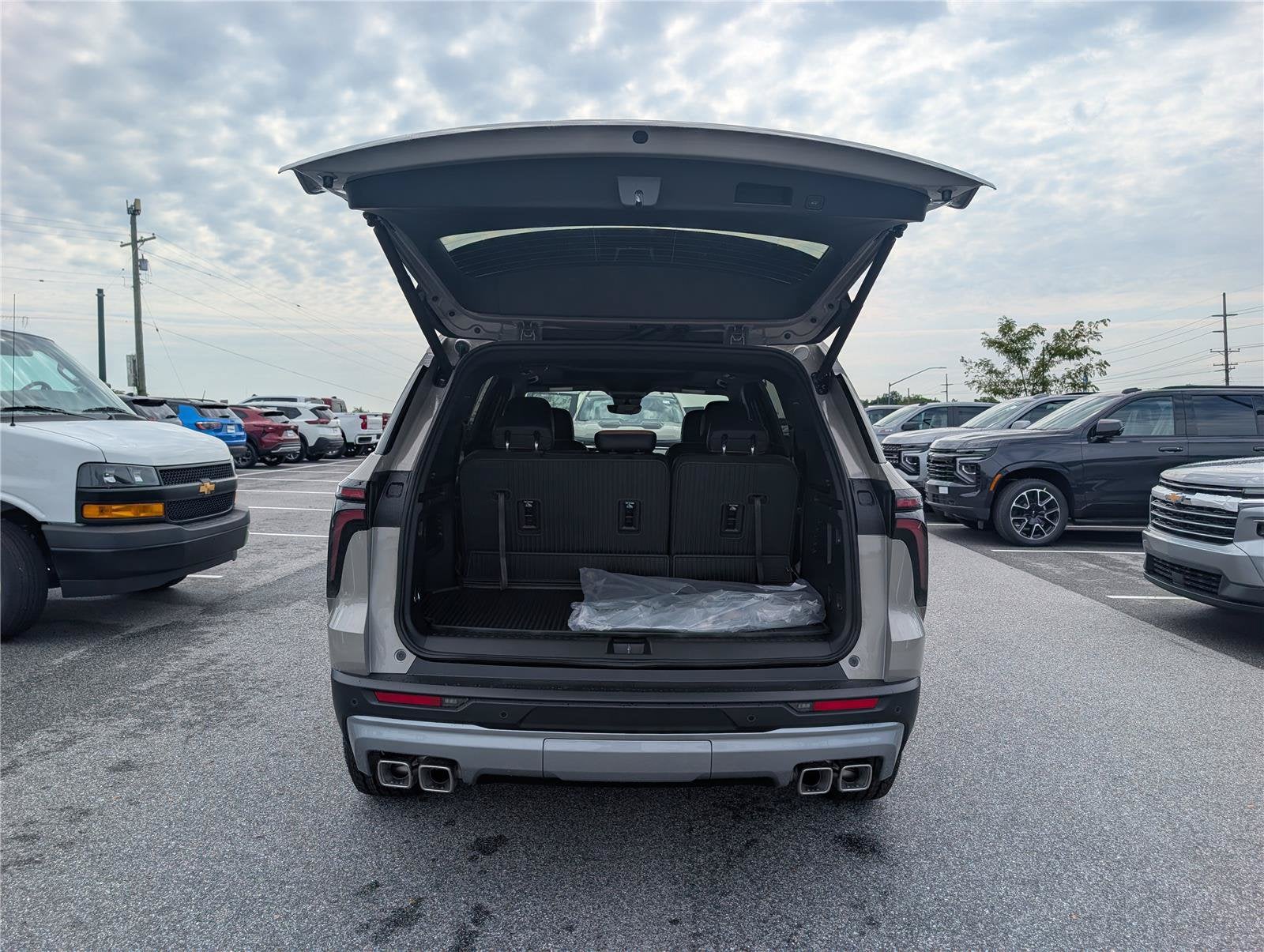2027 Chevrolet Traverse Z71 - Photo 11