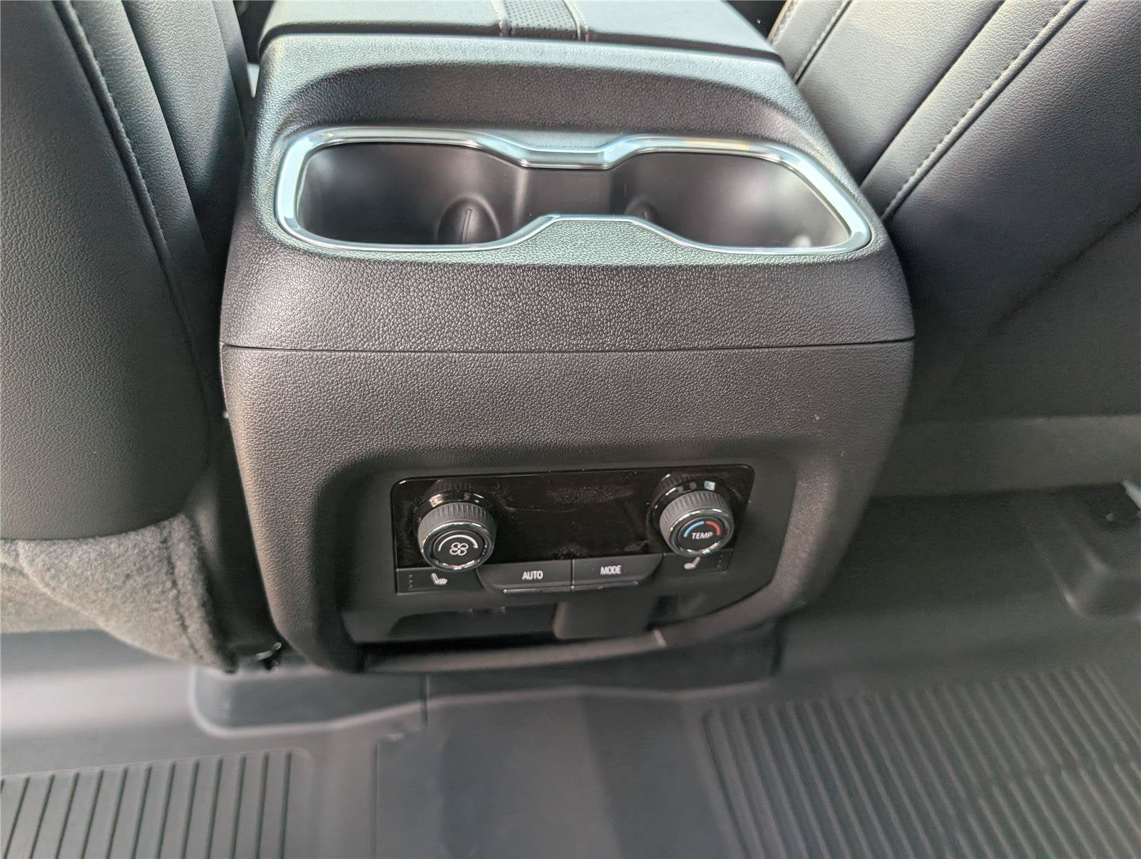 2026 Chevrolet Traverse High Country - Photo 17