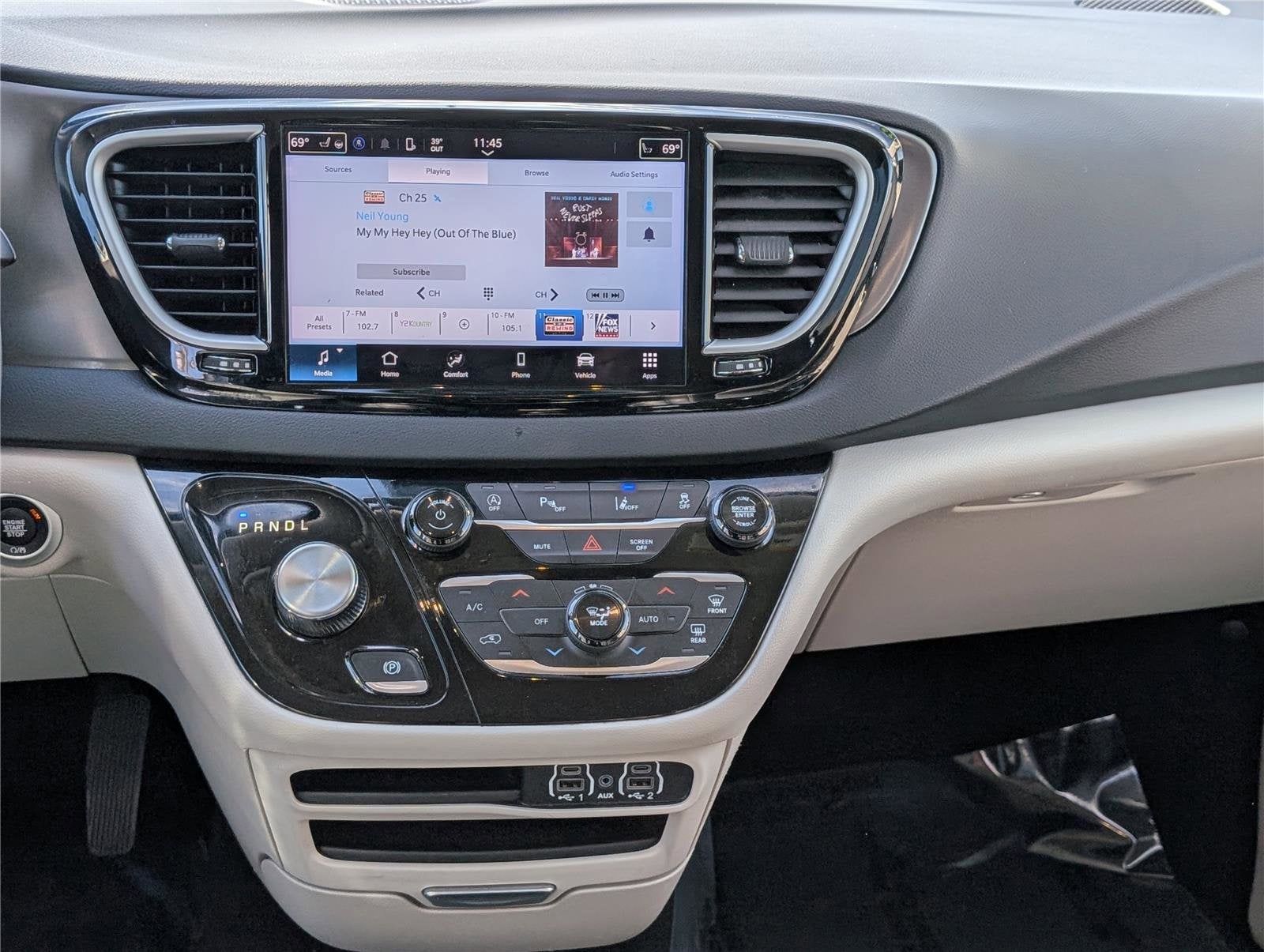 2024 Chrysler Pacifica Touring L