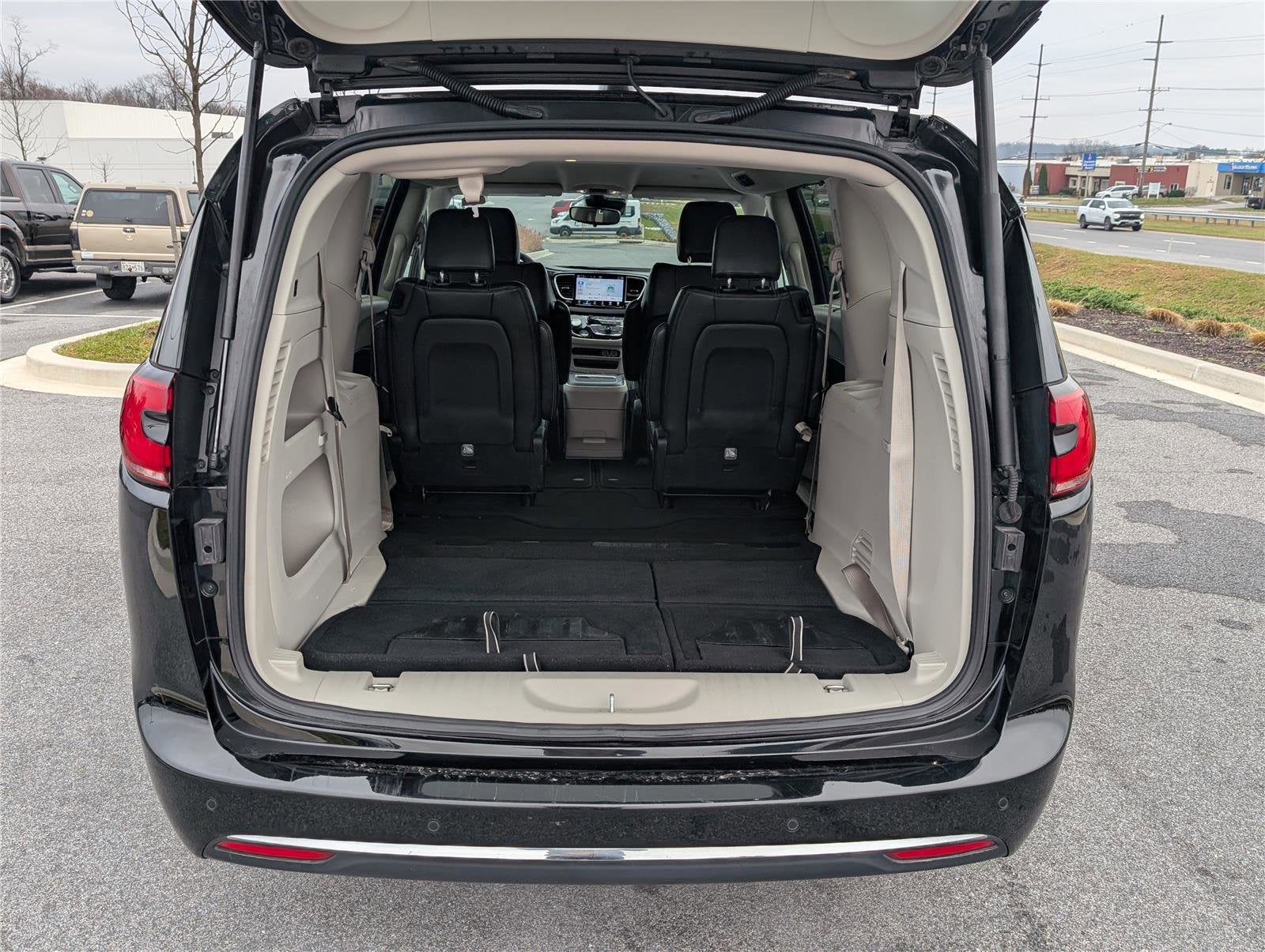 2024 Chrysler Pacifica Touring L