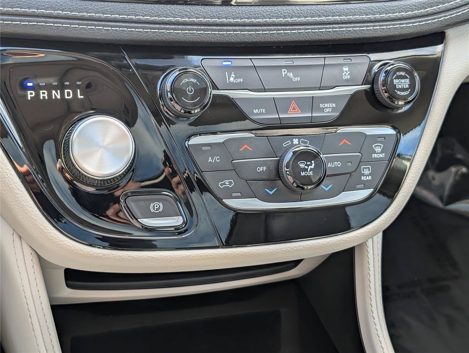 2023 Chrysler Pacifica Hybrid Limited