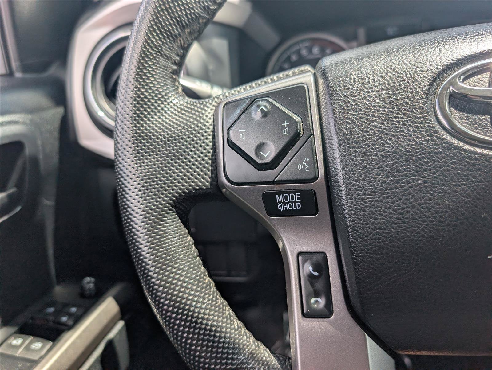 2022 Toyota Tacoma 2WD SR