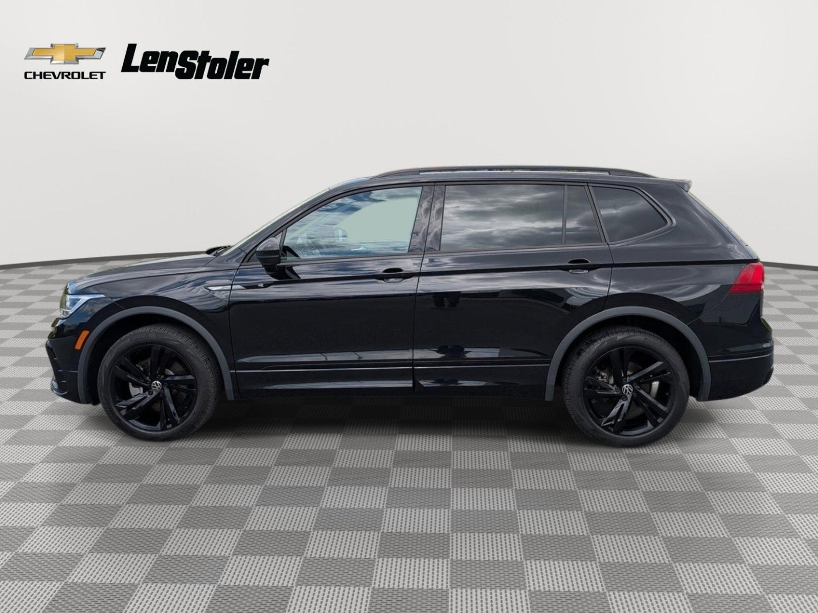 2023 Volkswagen Tiguan SE R-Line Black