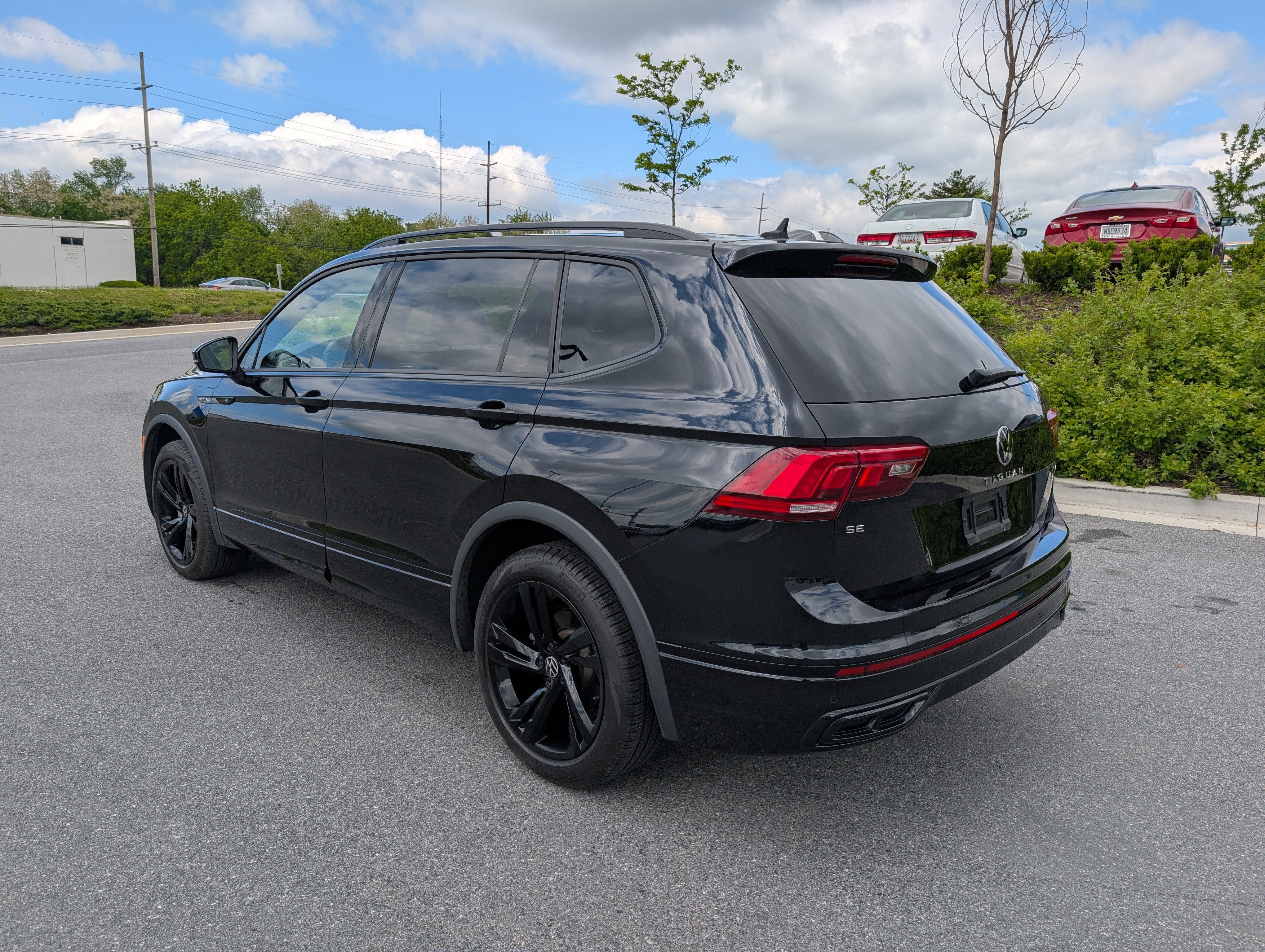 2023 Volkswagen Tiguan SE R-Line Black