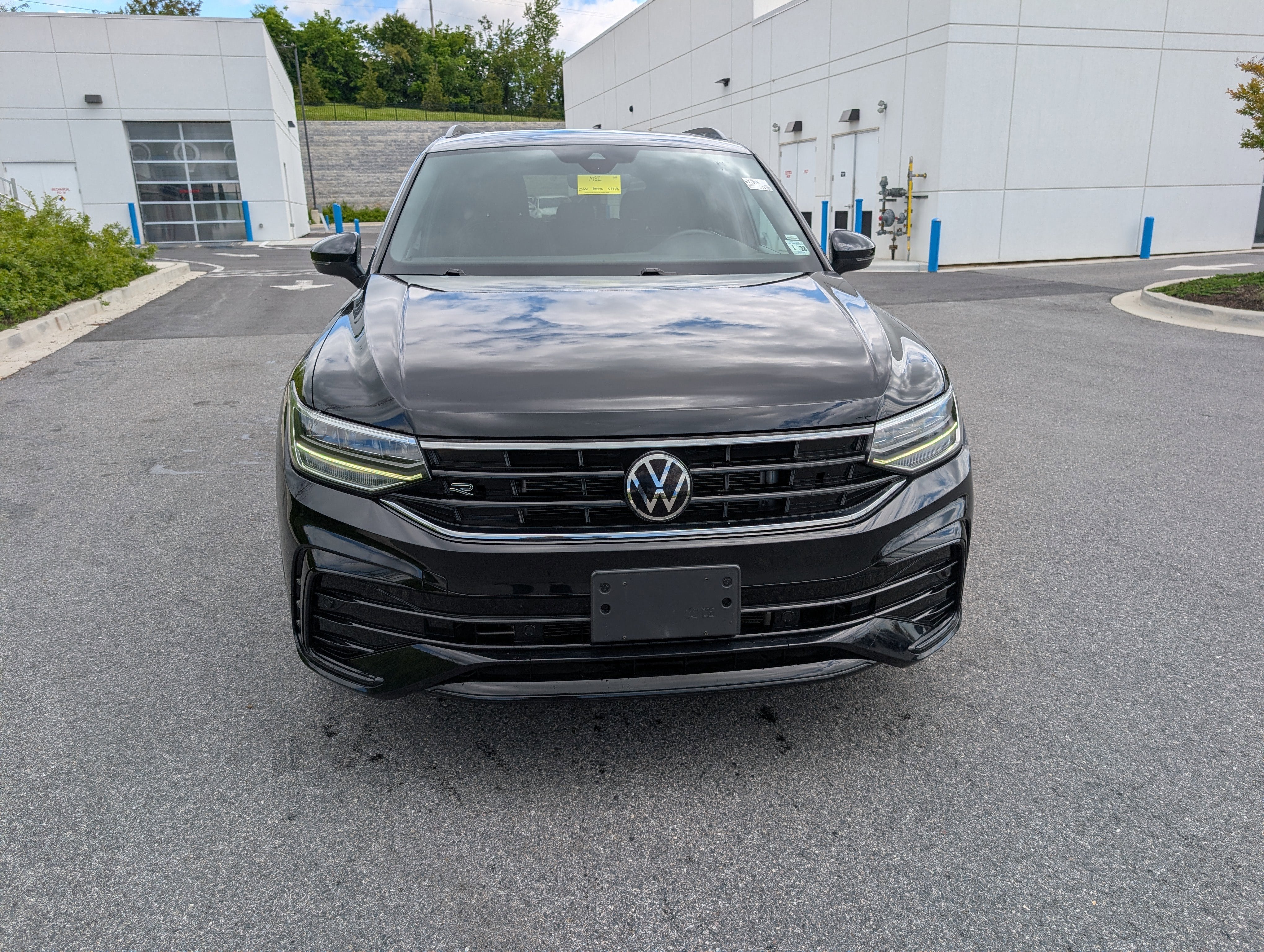 2023 Volkswagen Tiguan SE R-Line Black