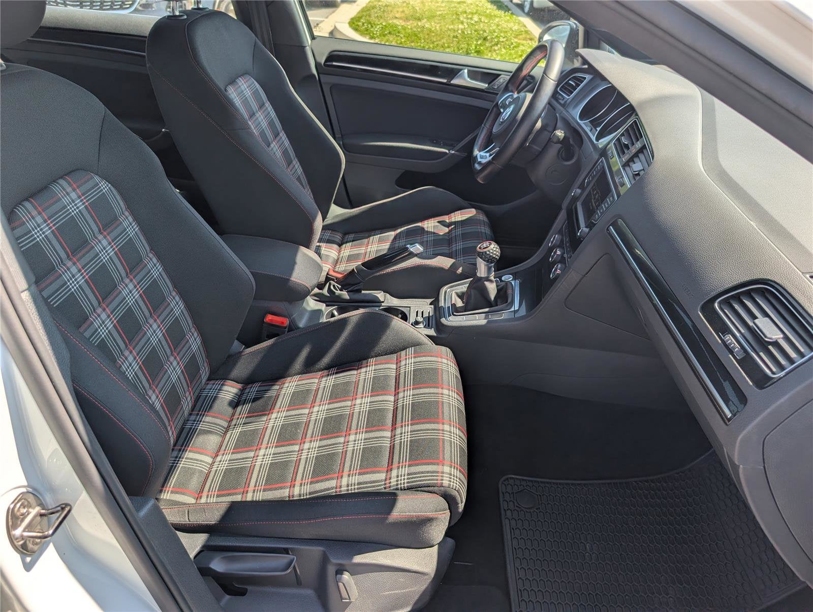 2017 Volkswagen Golf GTI S