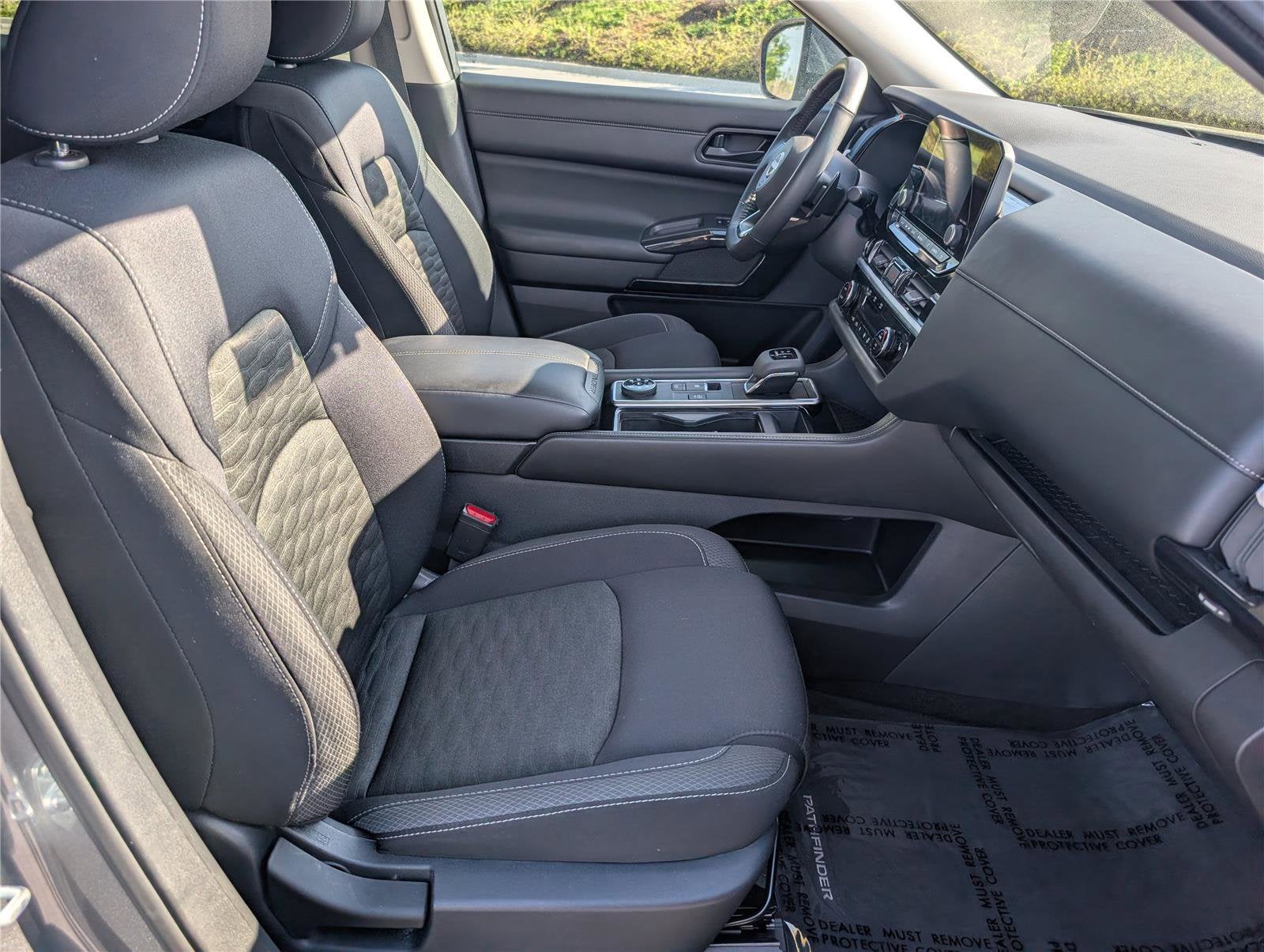 2023 Nissan Pathfinder SV