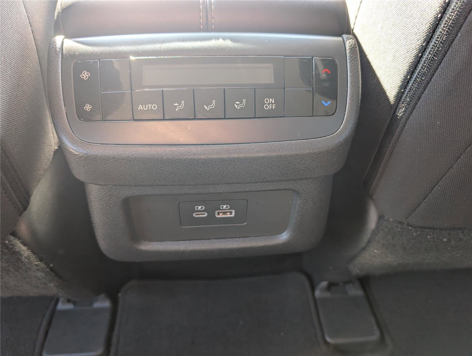 2023 Nissan Pathfinder SV