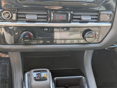 2023 Nissan Pathfinder SV