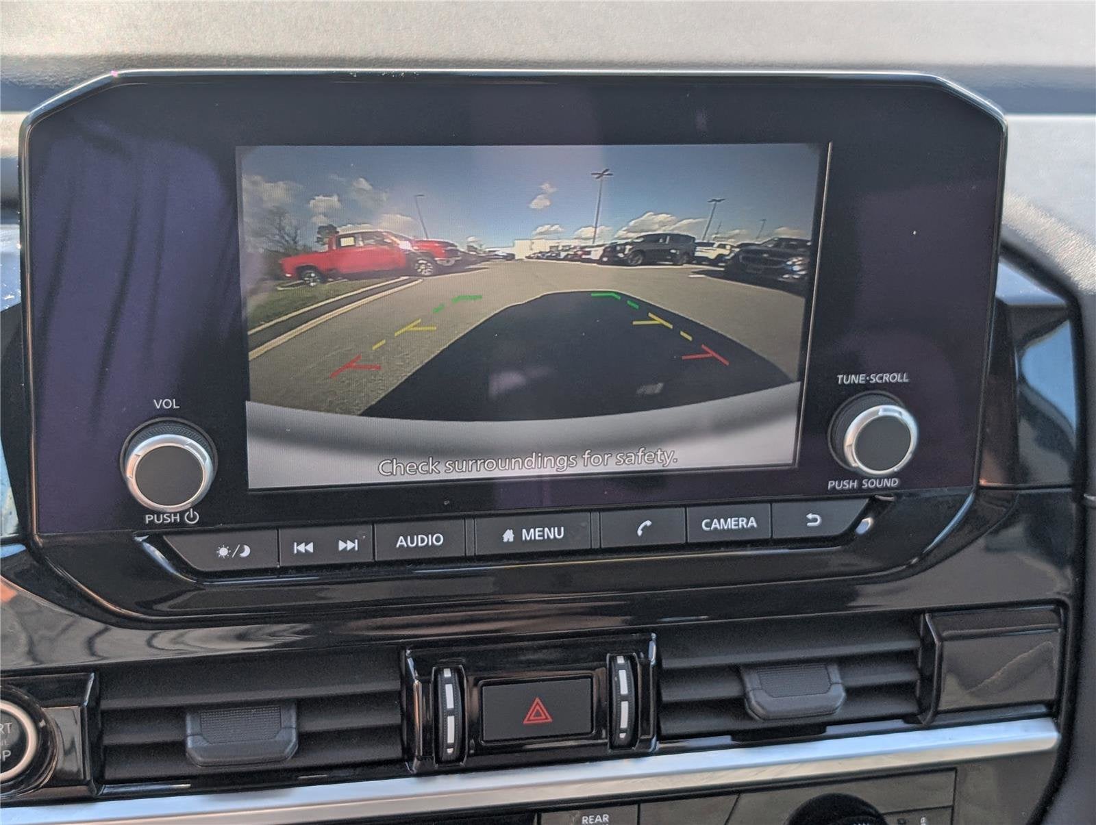 2023 Nissan Pathfinder SV