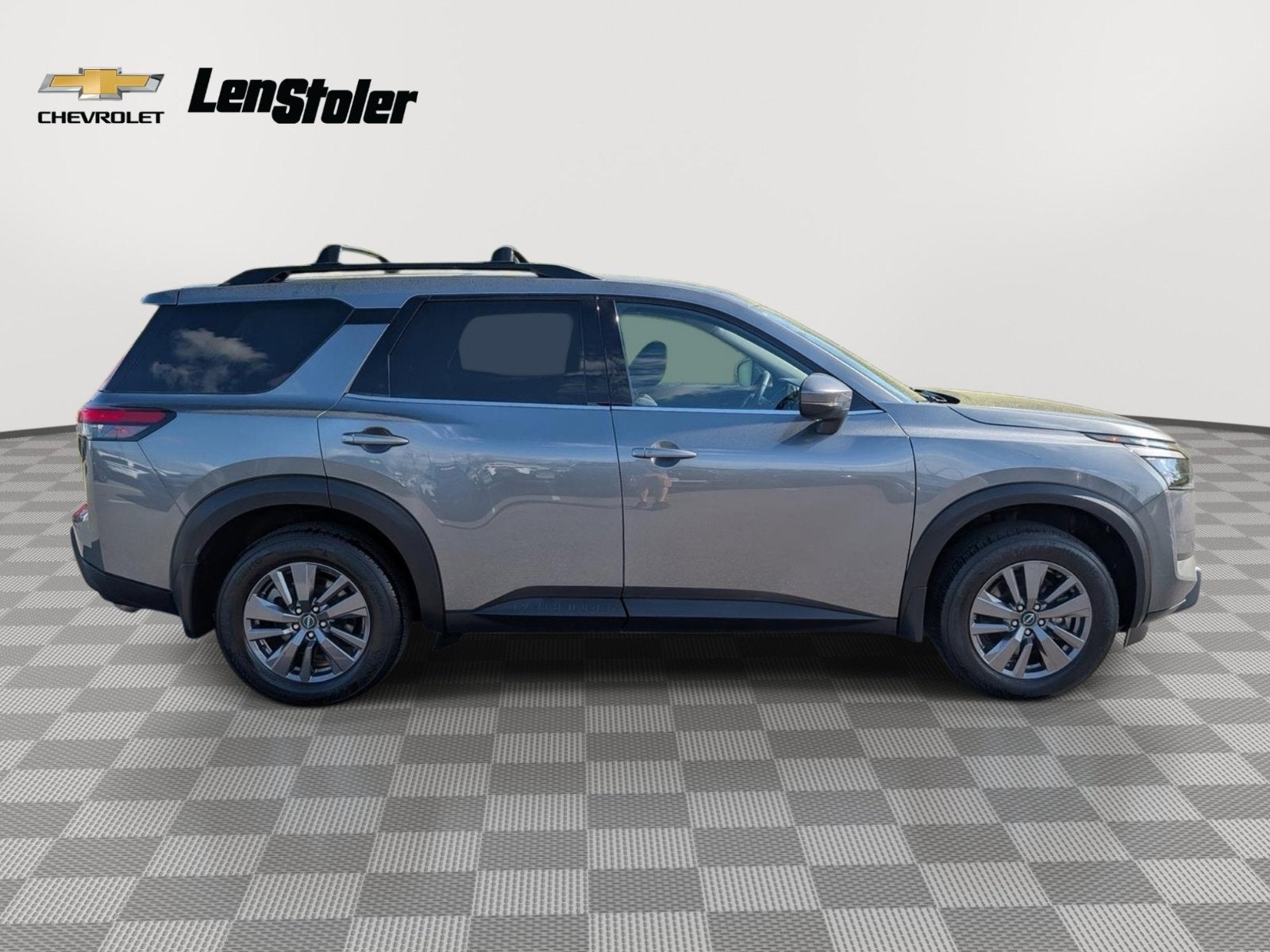 2023 Nissan Pathfinder SV