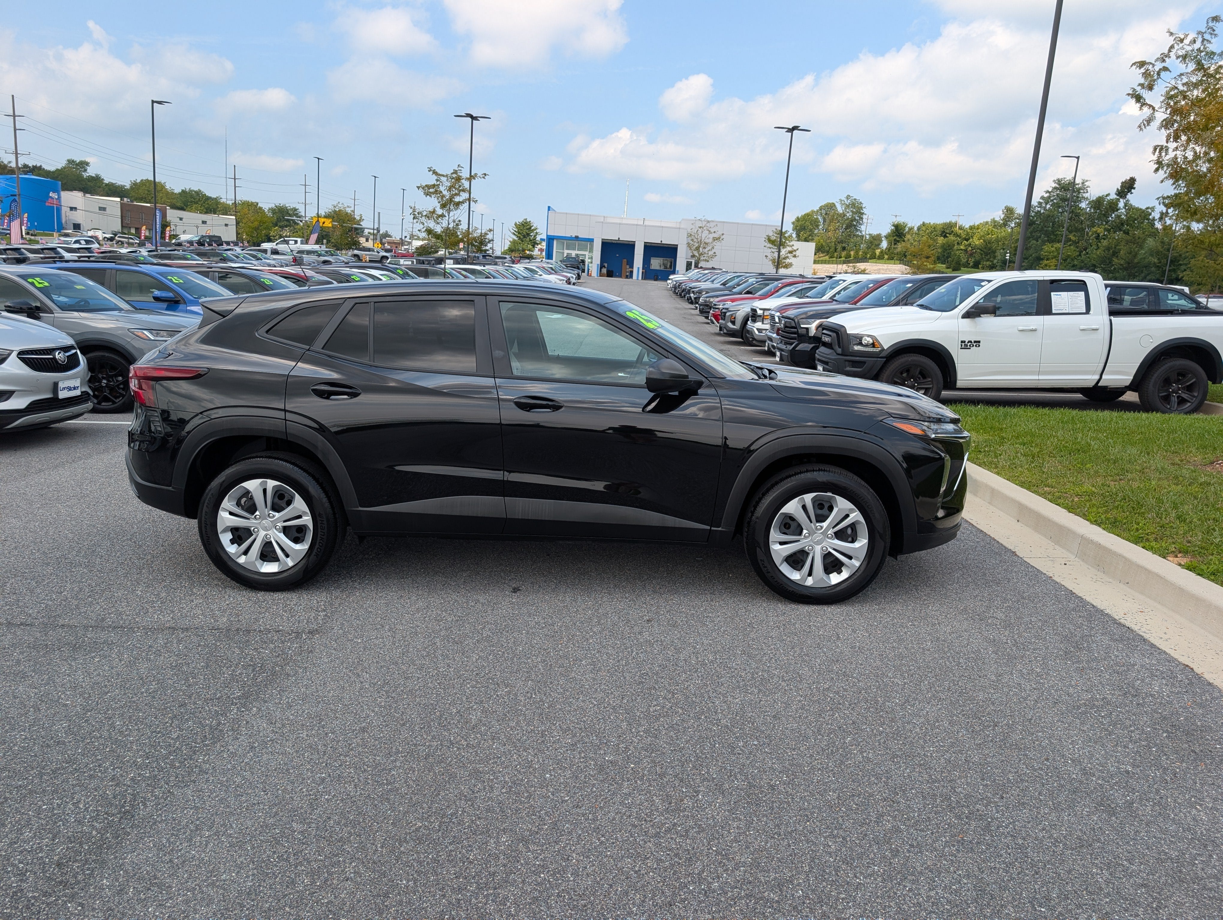 2025 Chevrolet Trax LS
