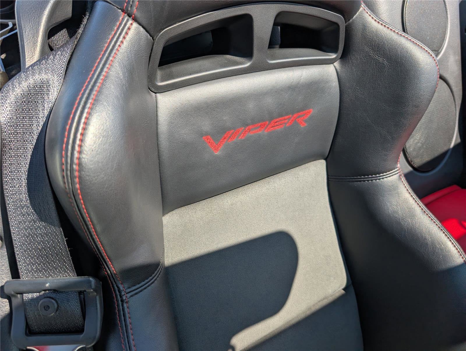 2004 Dodge Viper SRT10