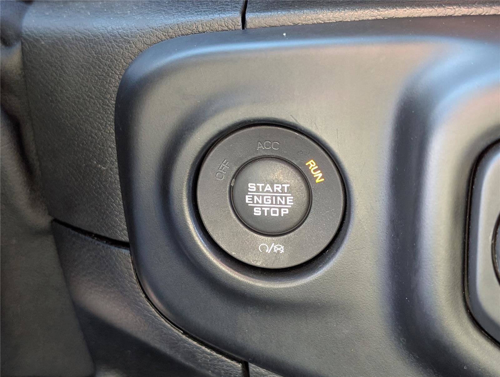 2020 Jeep Wrangler Unlimited Sahara Altitude