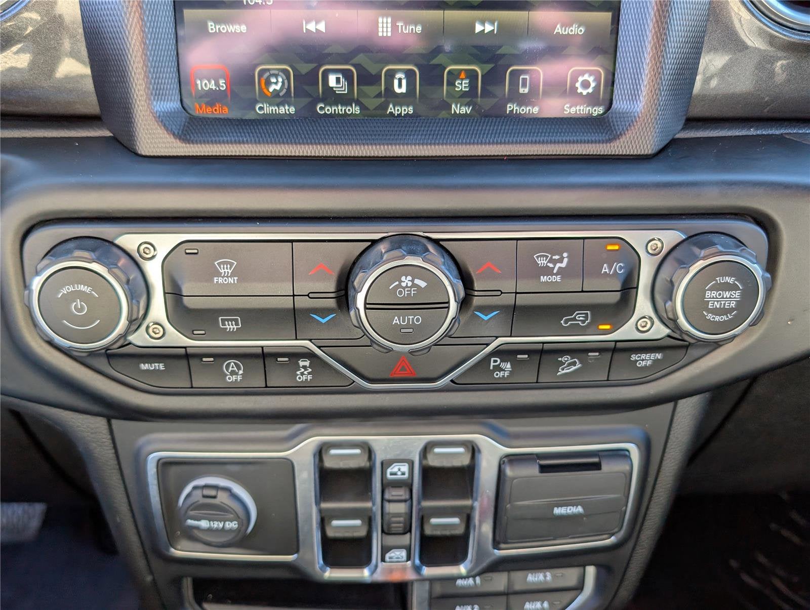 2020 Jeep Wrangler Unlimited Sahara Altitude