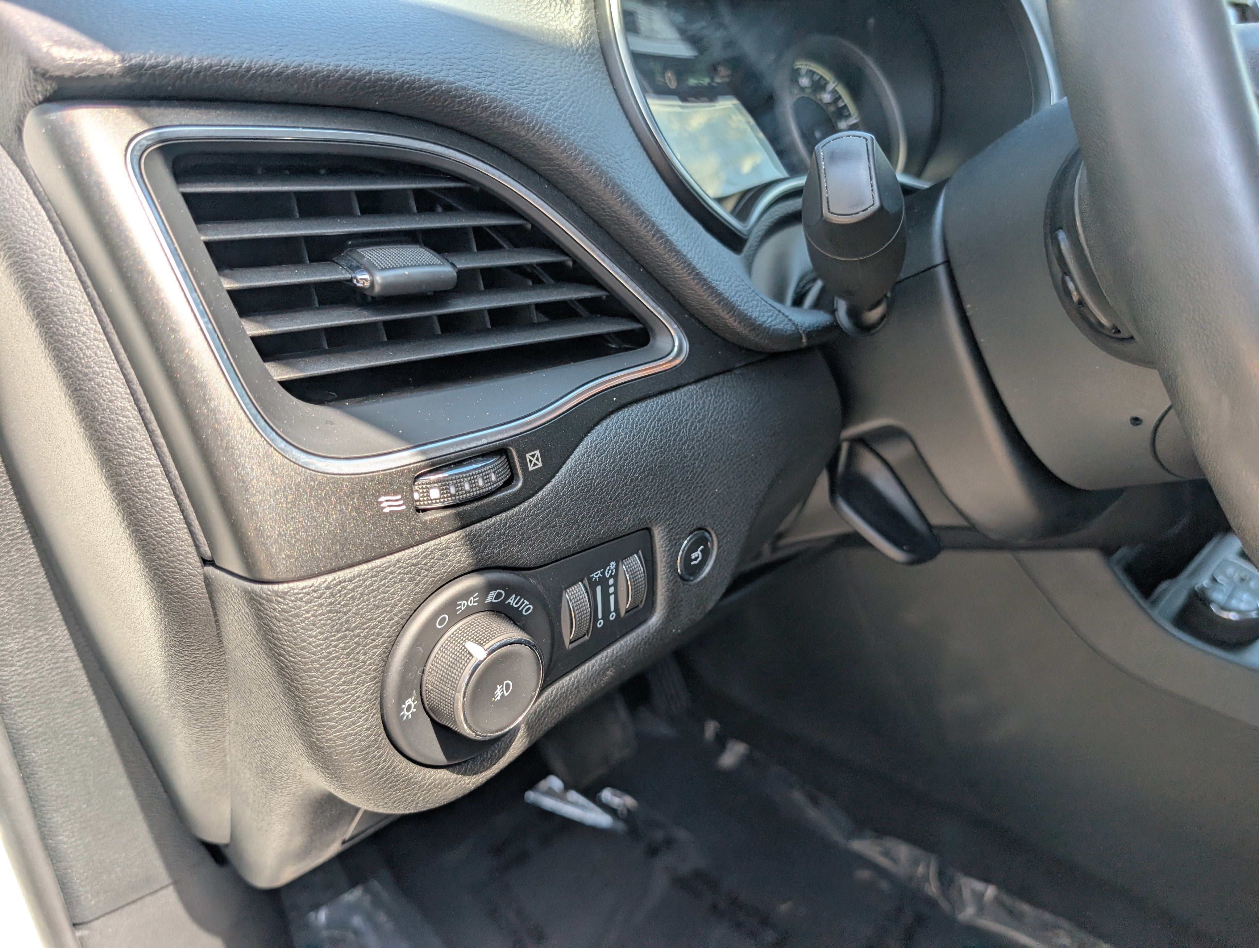 2023 Jeep Cherokee Trailhawk