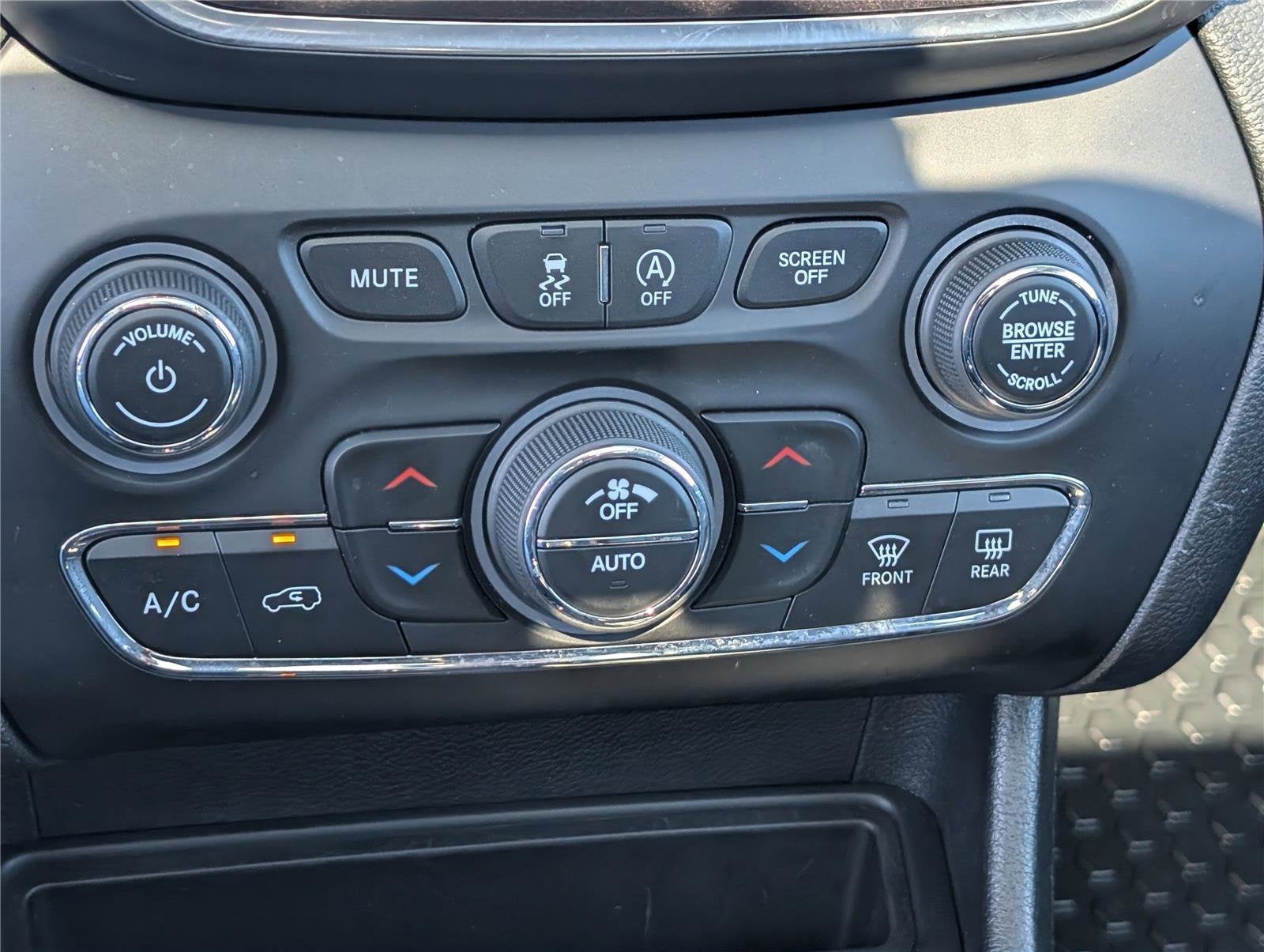 2022 Jeep Cherokee Trailhawk