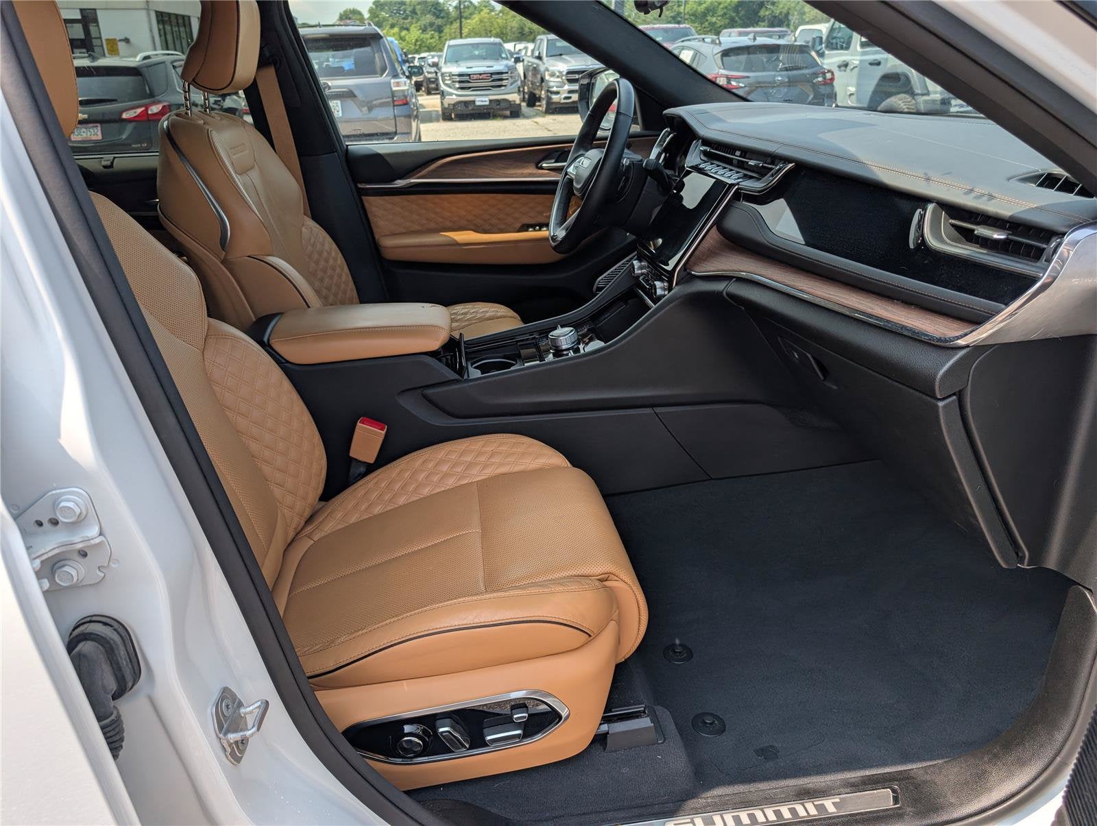 2023 Jeep Grand Cherokee Summit