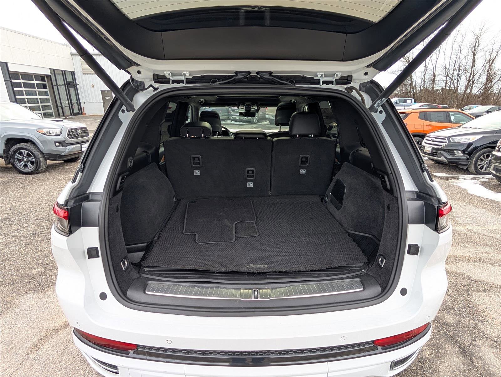 2023 Jeep Grand Cherokee Summit Reserve