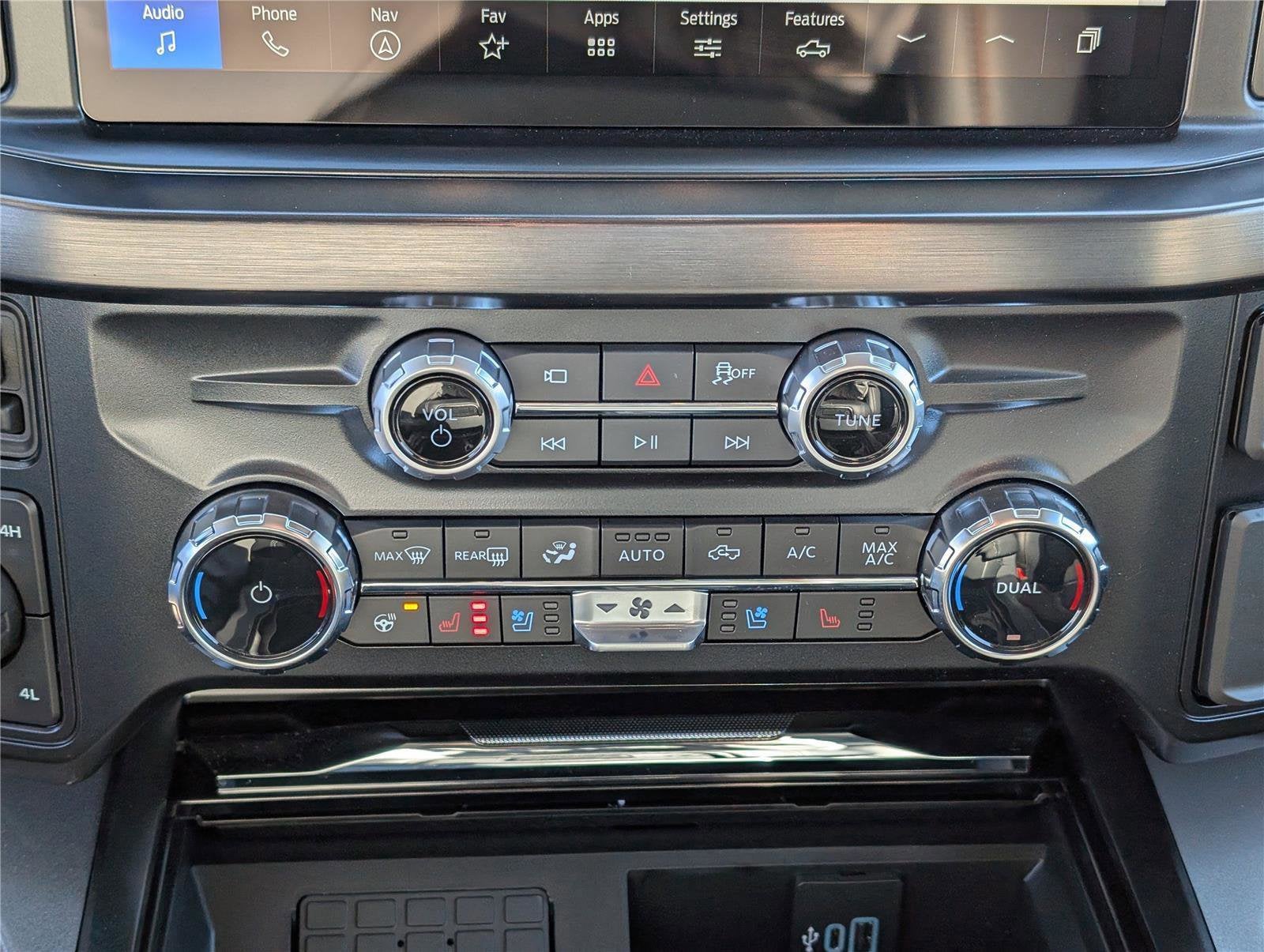 2026 Ford Super Duty F-450 DRW LARIAT