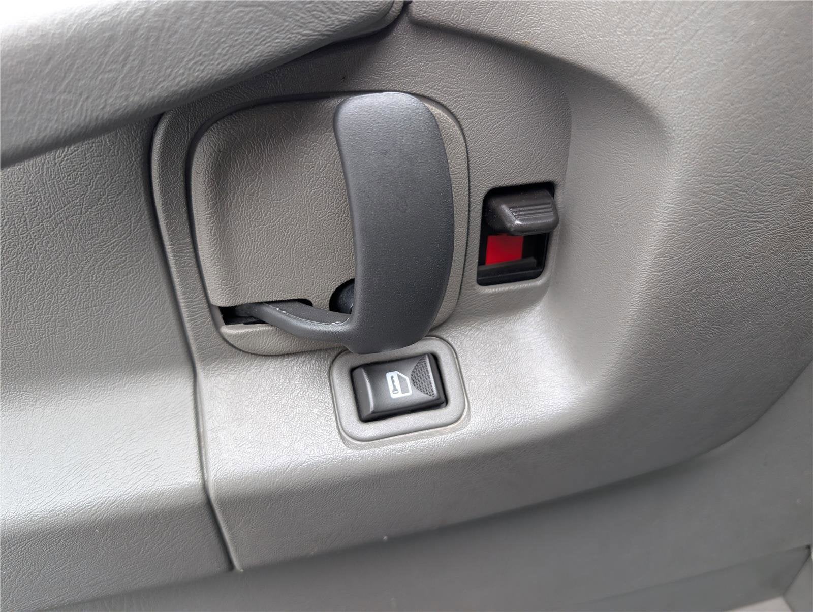 2013 Chevrolet Express Passenger LS