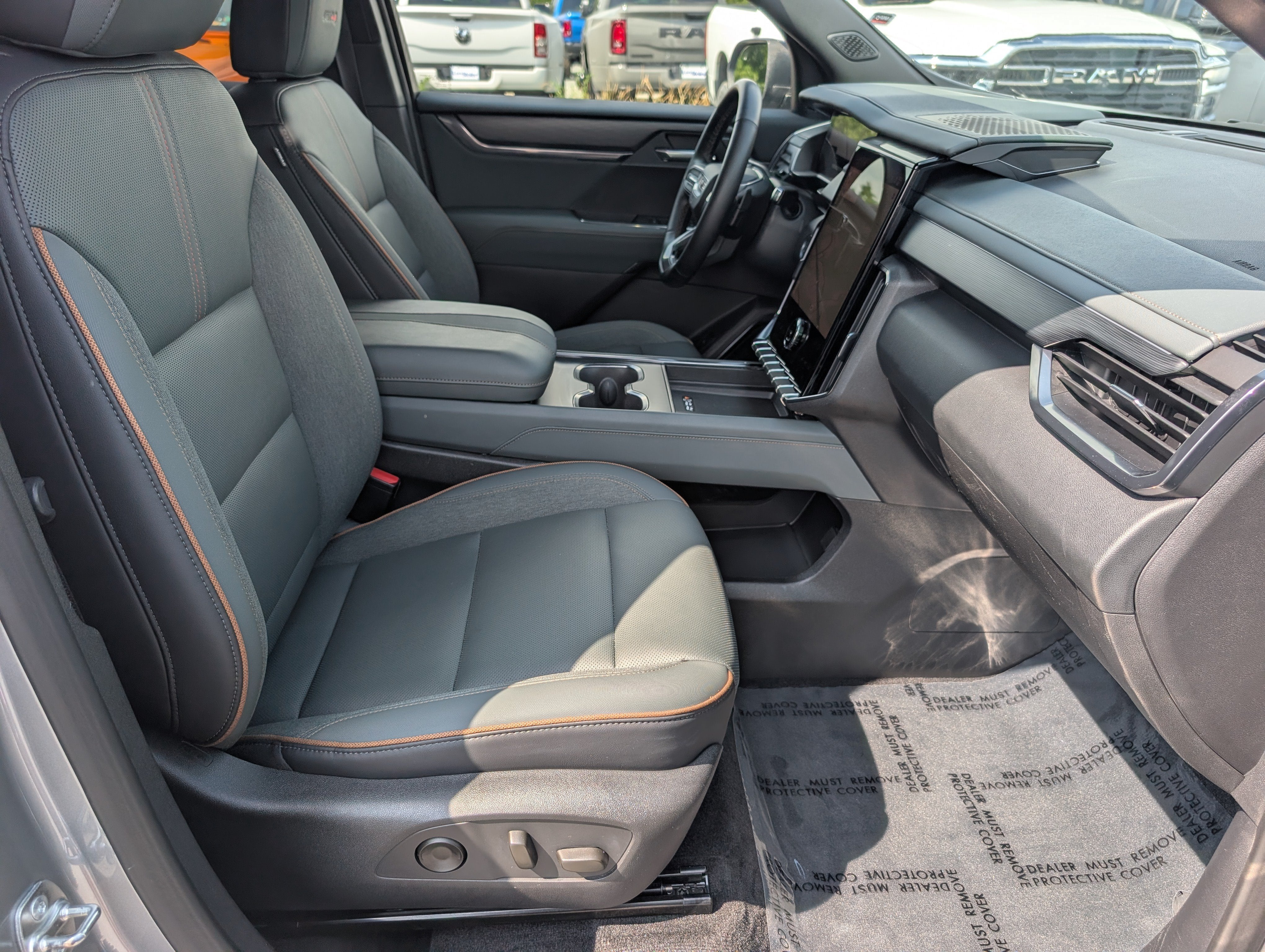 2025 GMC Acadia AWD AT4