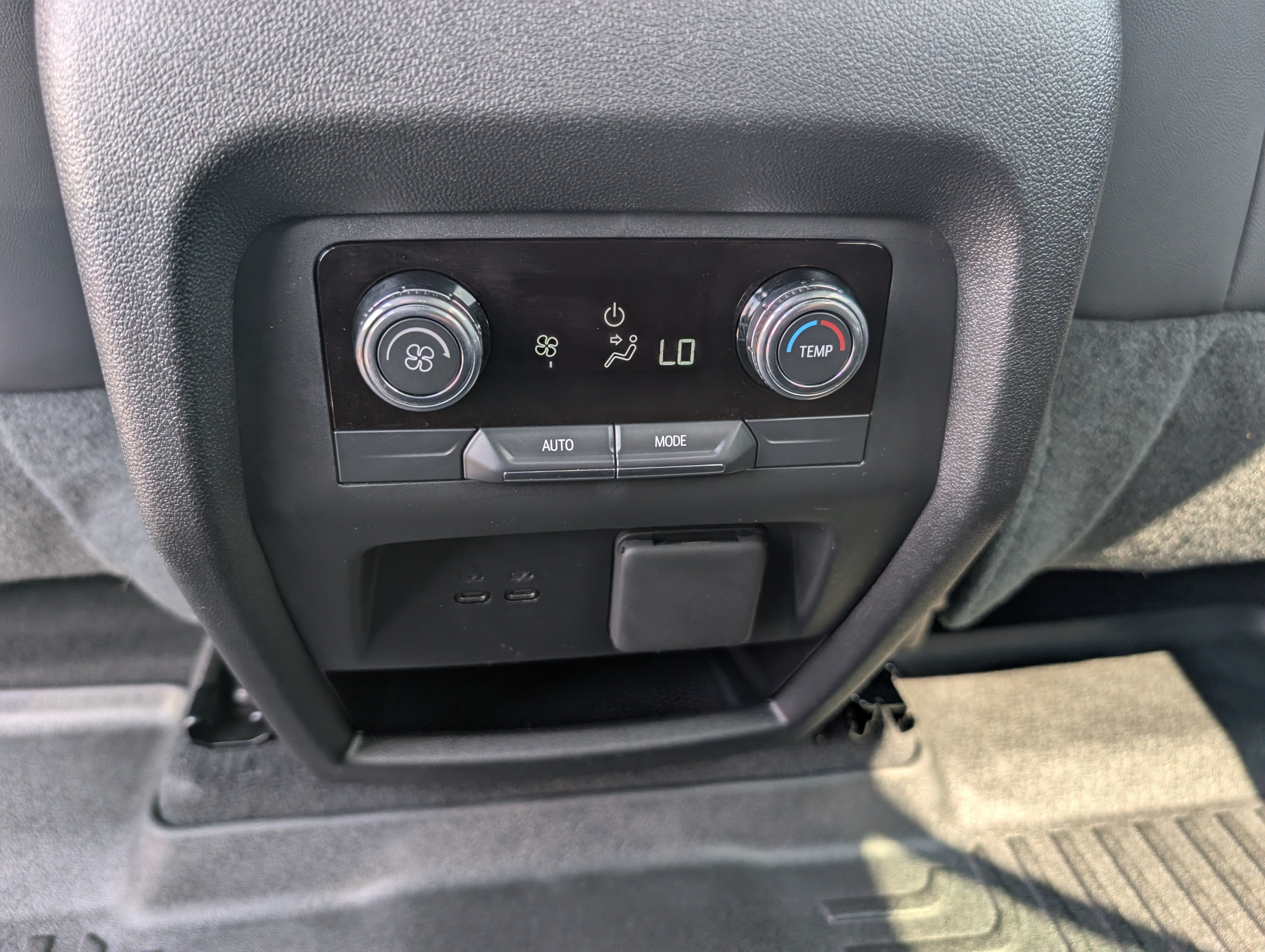 2025 GMC Acadia AWD AT4