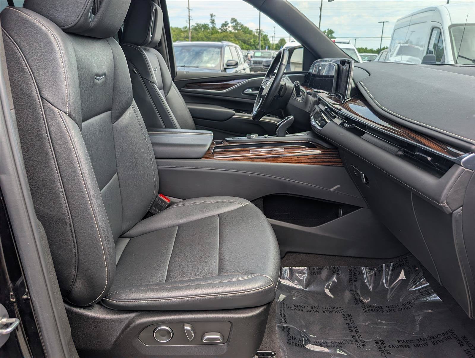 2023 Cadillac Escalade 4WD Luxury