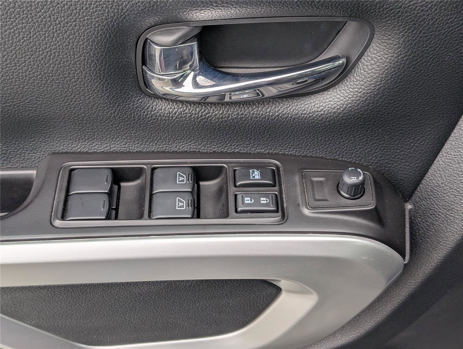 2020 Nissan Titan SV