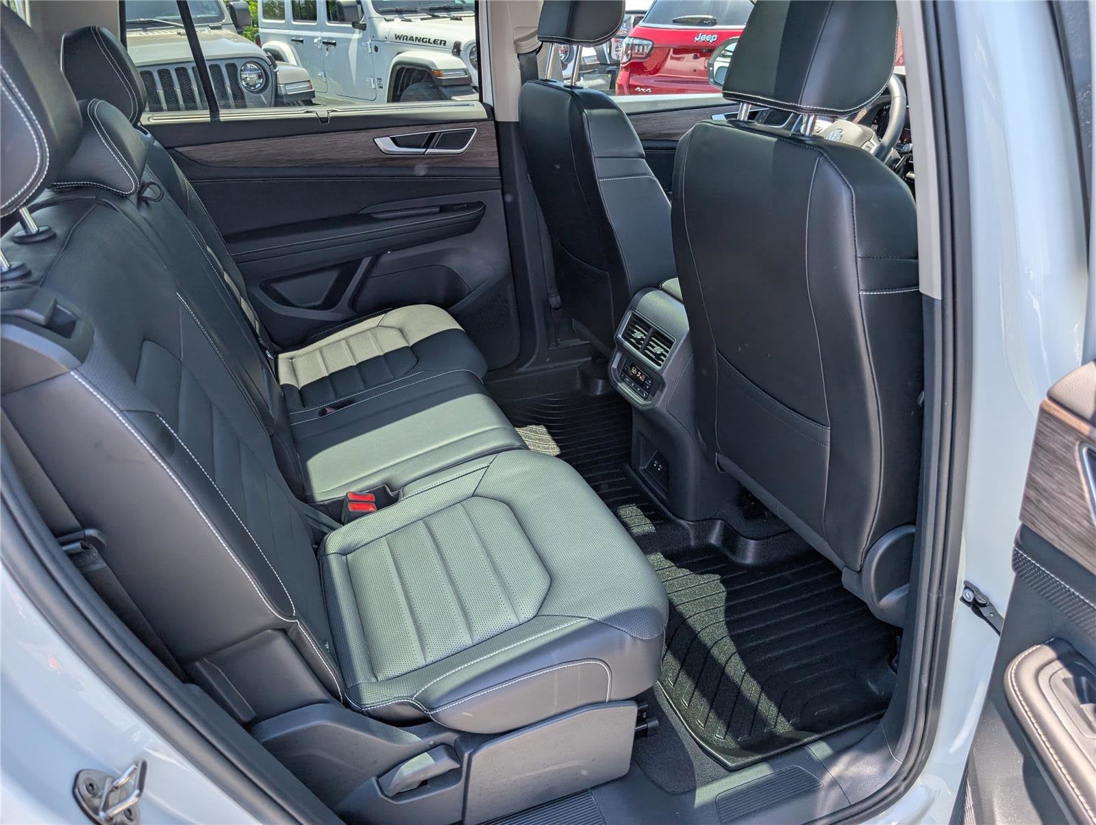 2024 Volkswagen Atlas 2.0T SEL