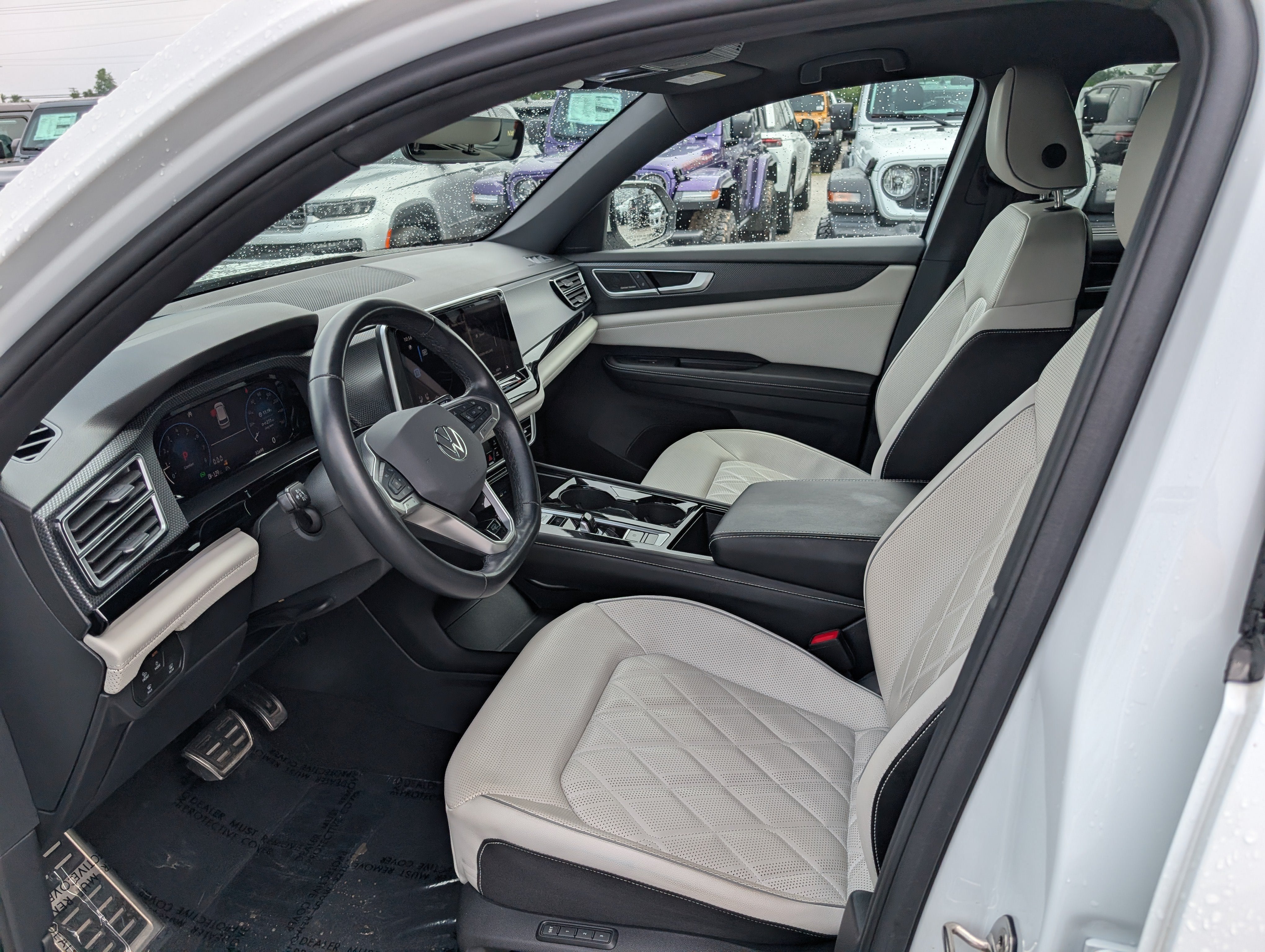2024 Volkswagen Atlas Cross Sport 2.0T SEL Premium R-Line