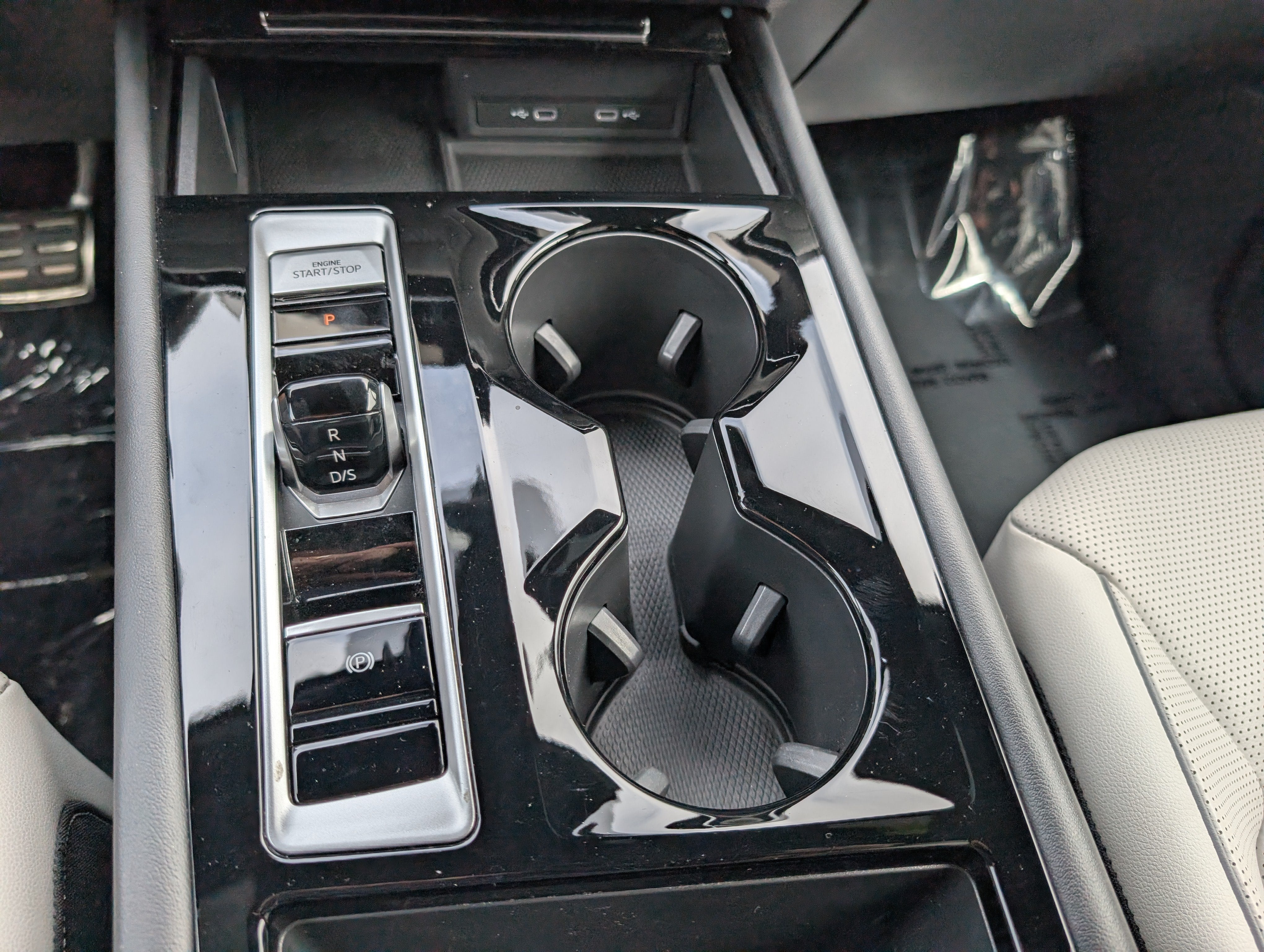 2024 Volkswagen Atlas Cross Sport 2.0T SEL Premium R-Line