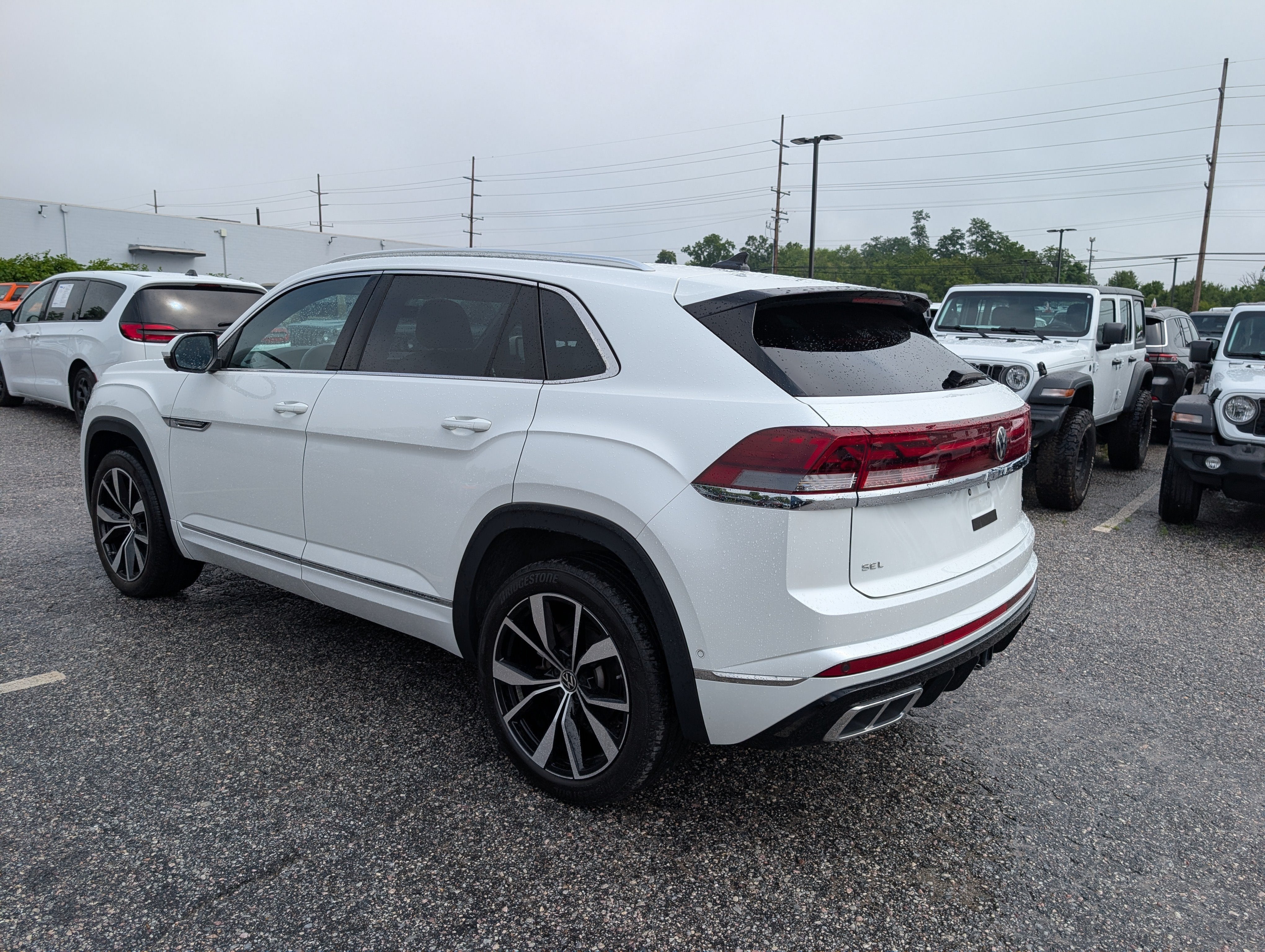 2024 Volkswagen Atlas Cross Sport 2.0T SEL Premium R-Line