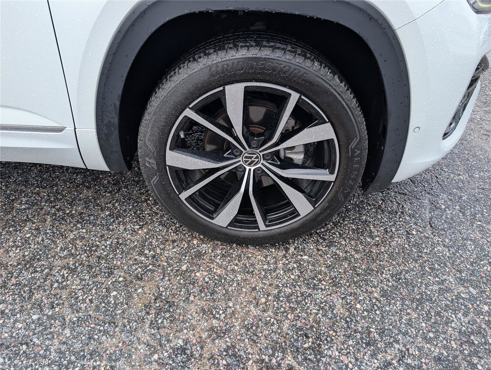 2024 Volkswagen Atlas Cross Sport 2.0T SEL Premium R-Line