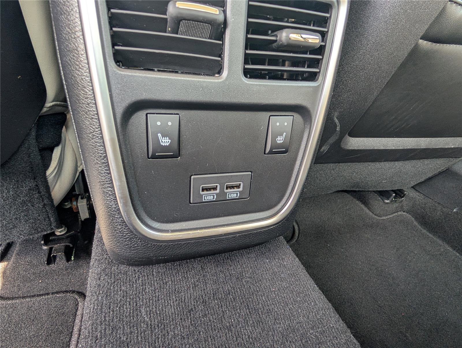 2023 Chrysler 300 Touring L