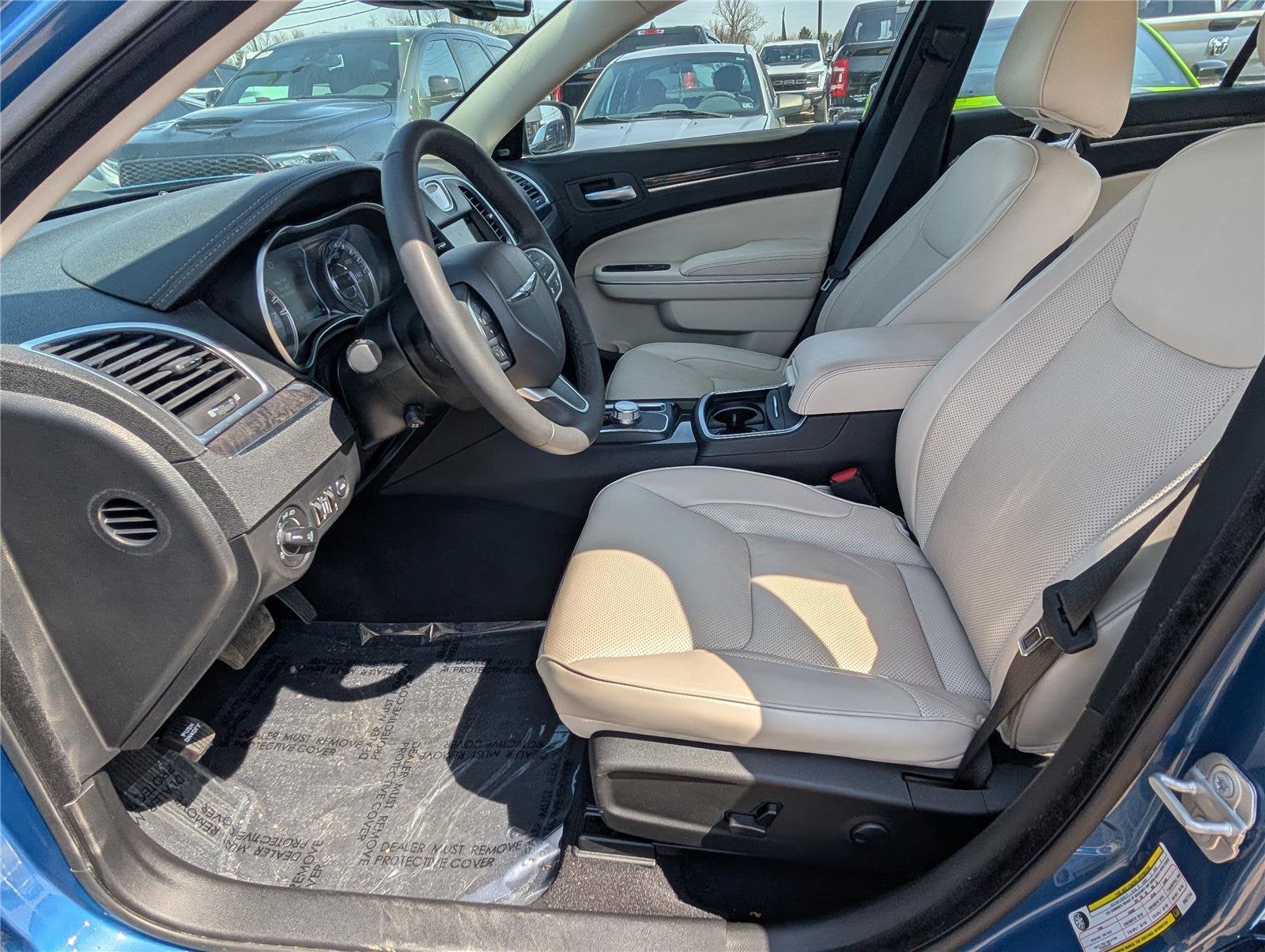 2023 Chrysler 300 Touring L