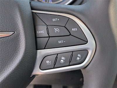 2023 Chrysler 300 Touring L