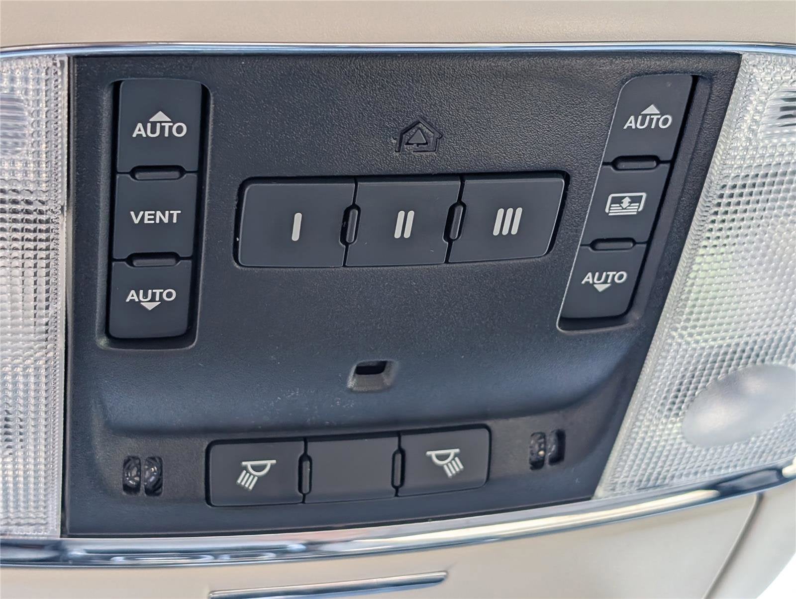 2023 Chrysler 300 Touring L