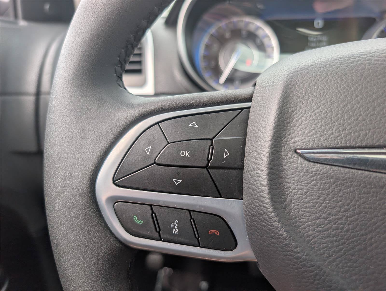2023 Chrysler 300 Touring L