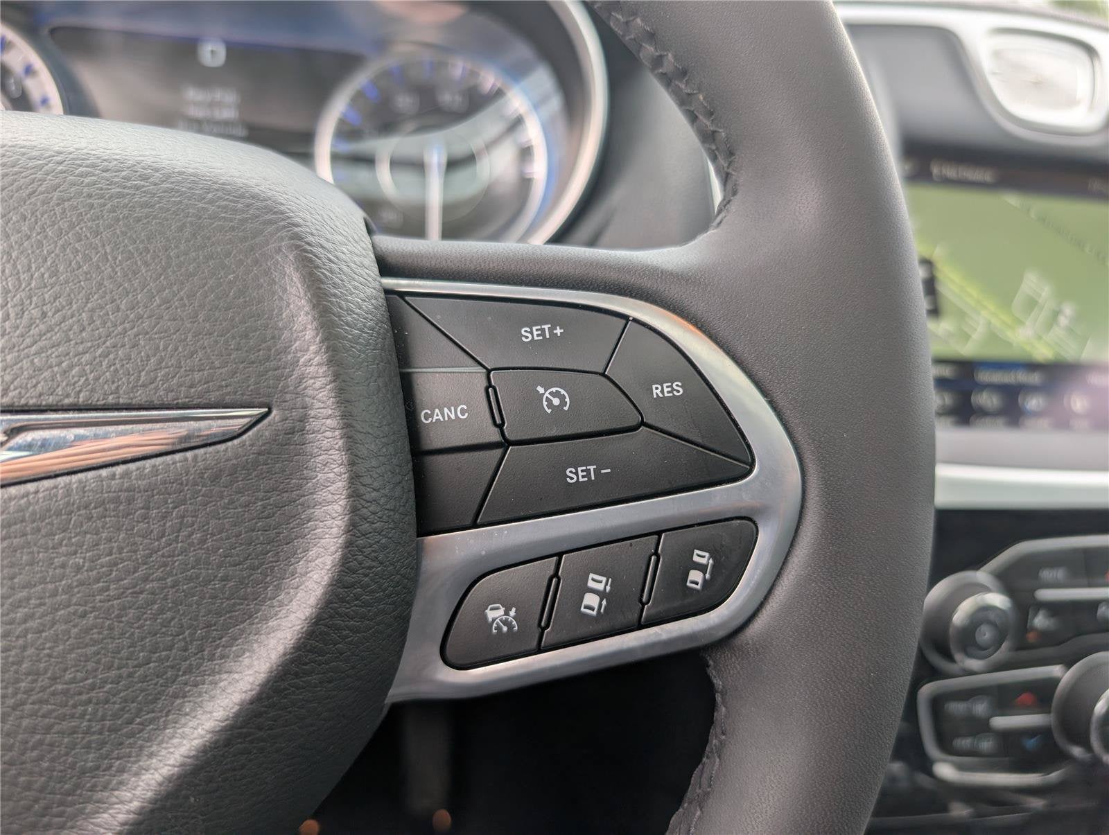 2023 Chrysler 300 Touring L