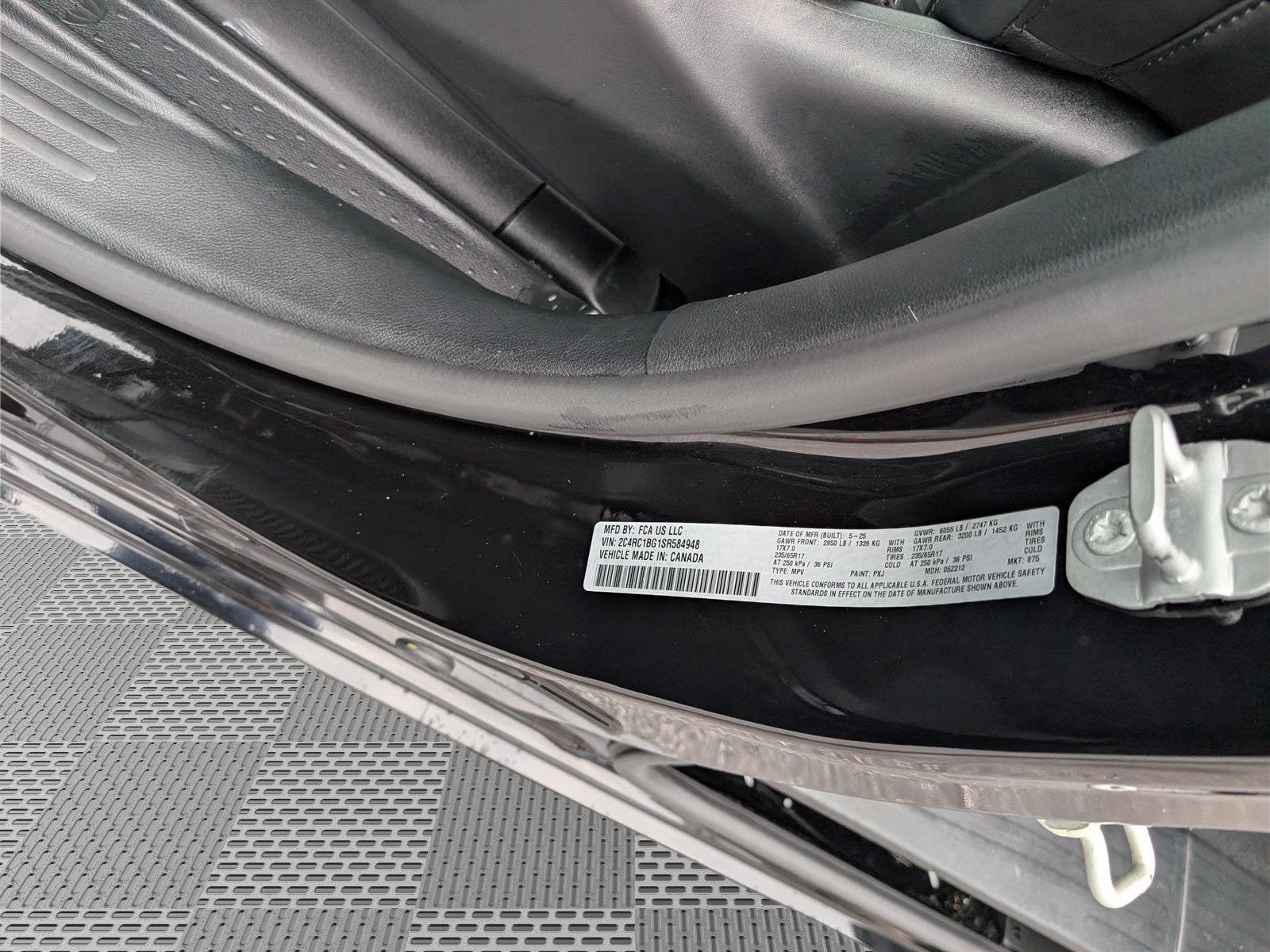 2025 Chrysler Pacifica Select