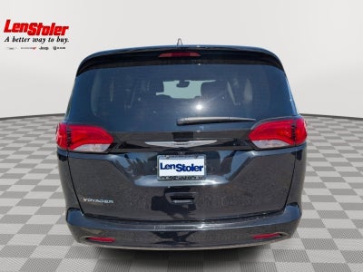 2023 Chrysler Voyager LX